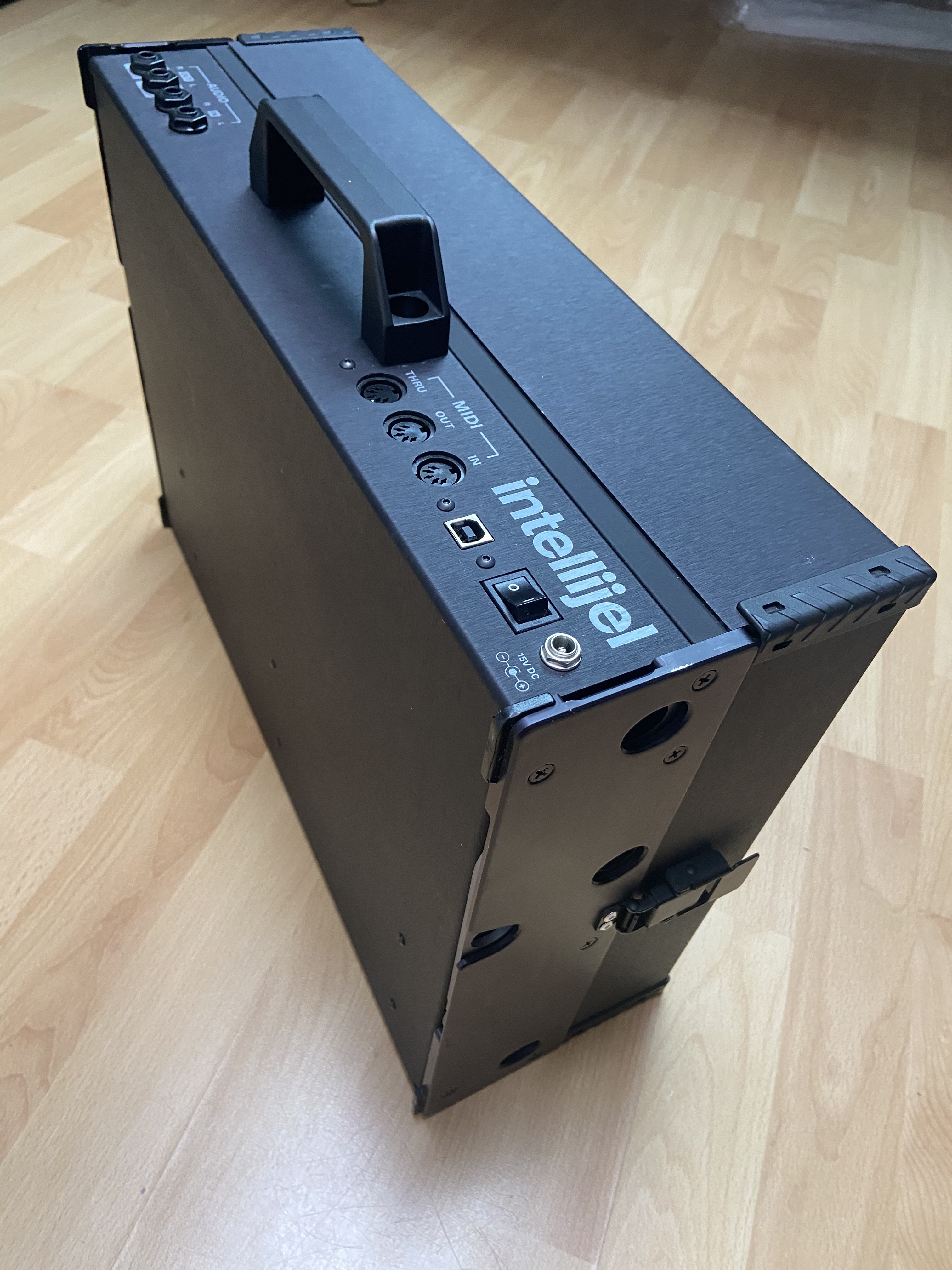 Intellijel Designs 7U case 84hp (27464)