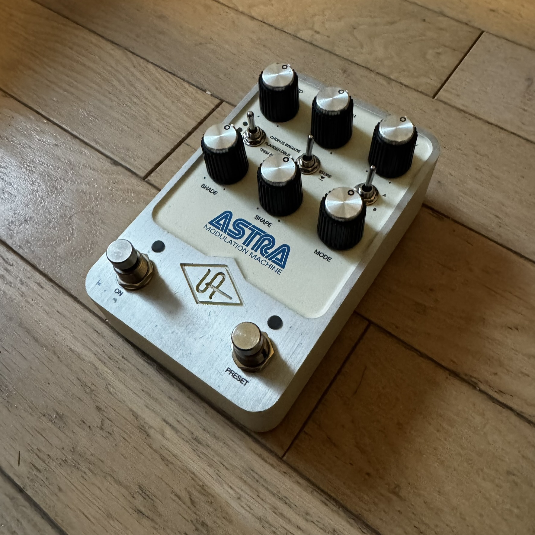 Universal Audio Astra Modulation Machine (61982)