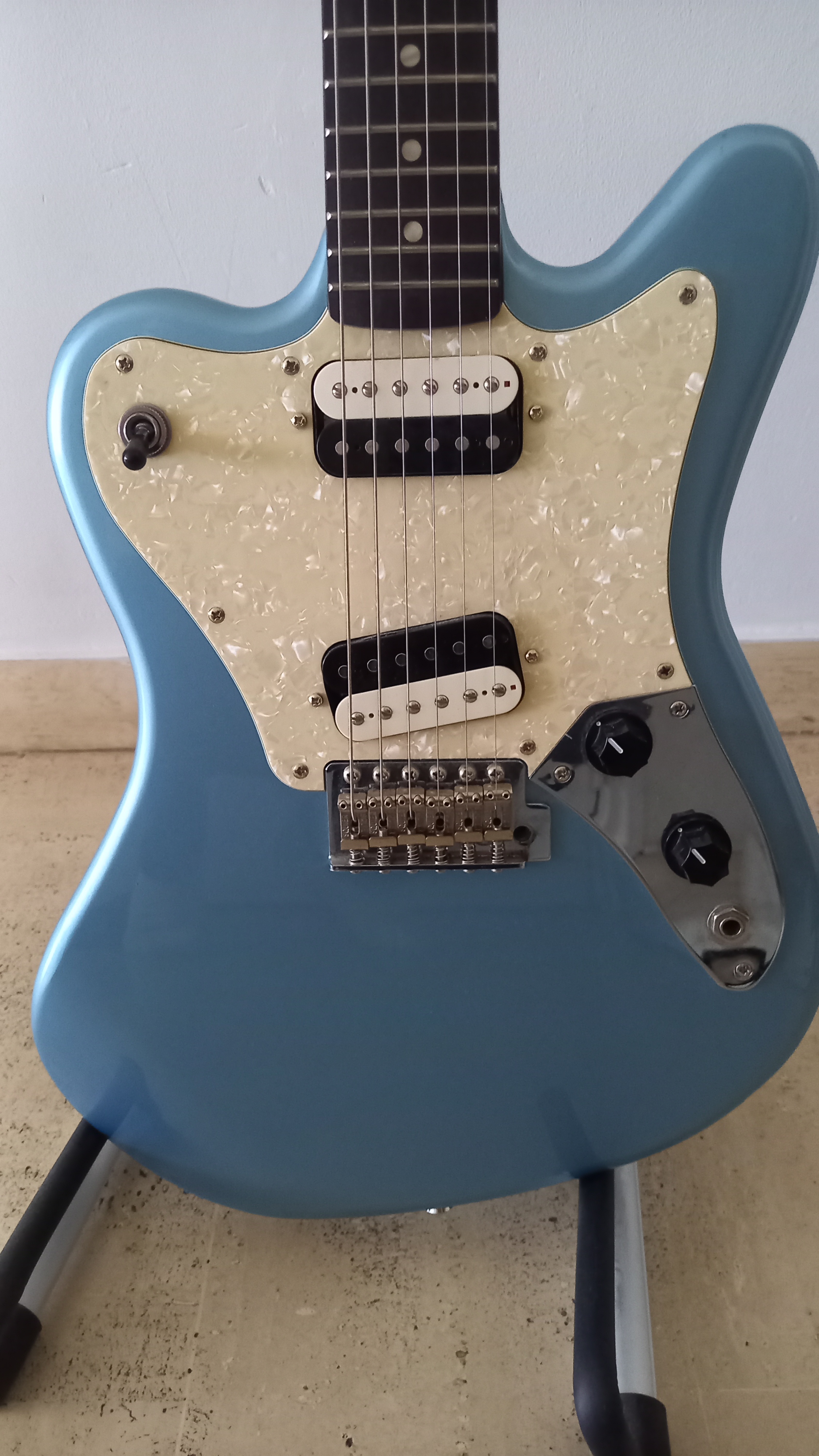 Squier Paranormal Super-Sonic (15785)