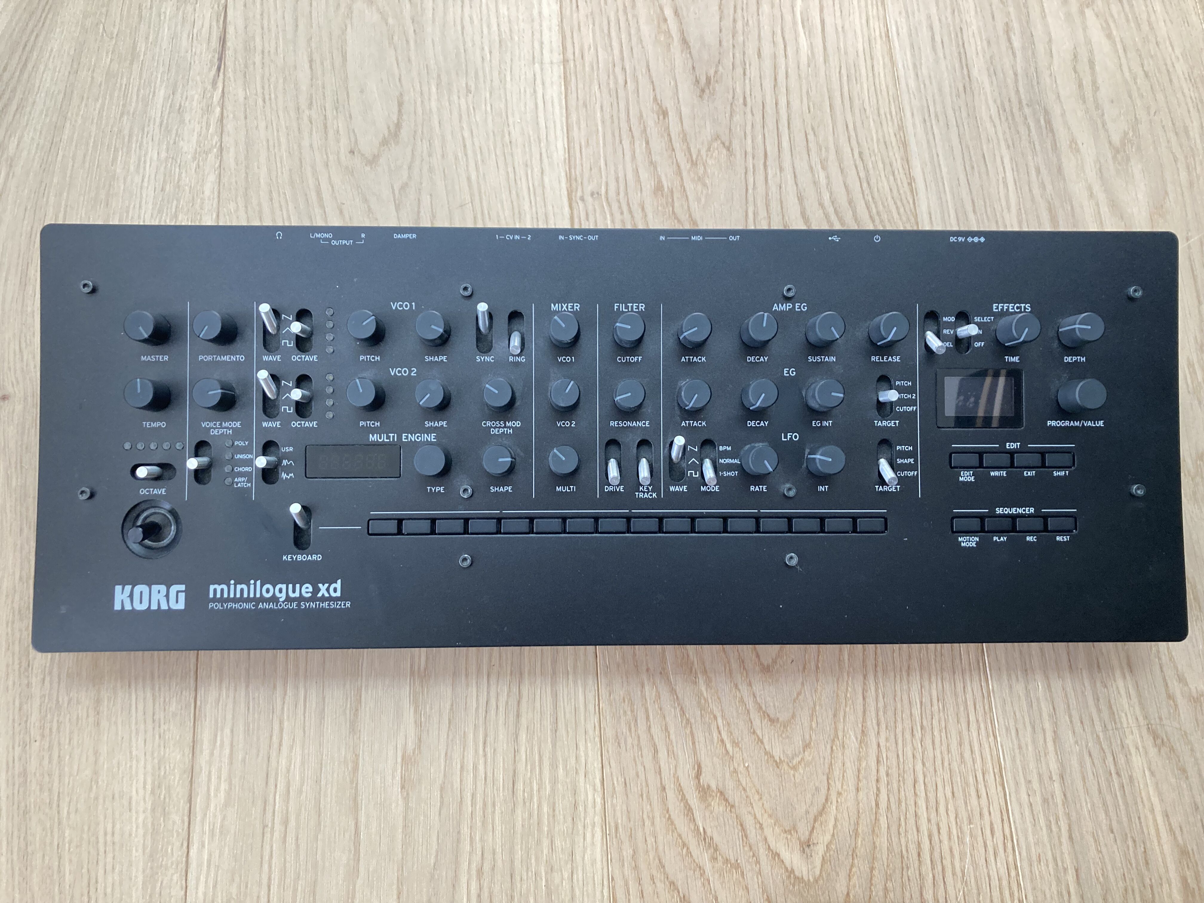 KORG MINILOGUE XD TBE
