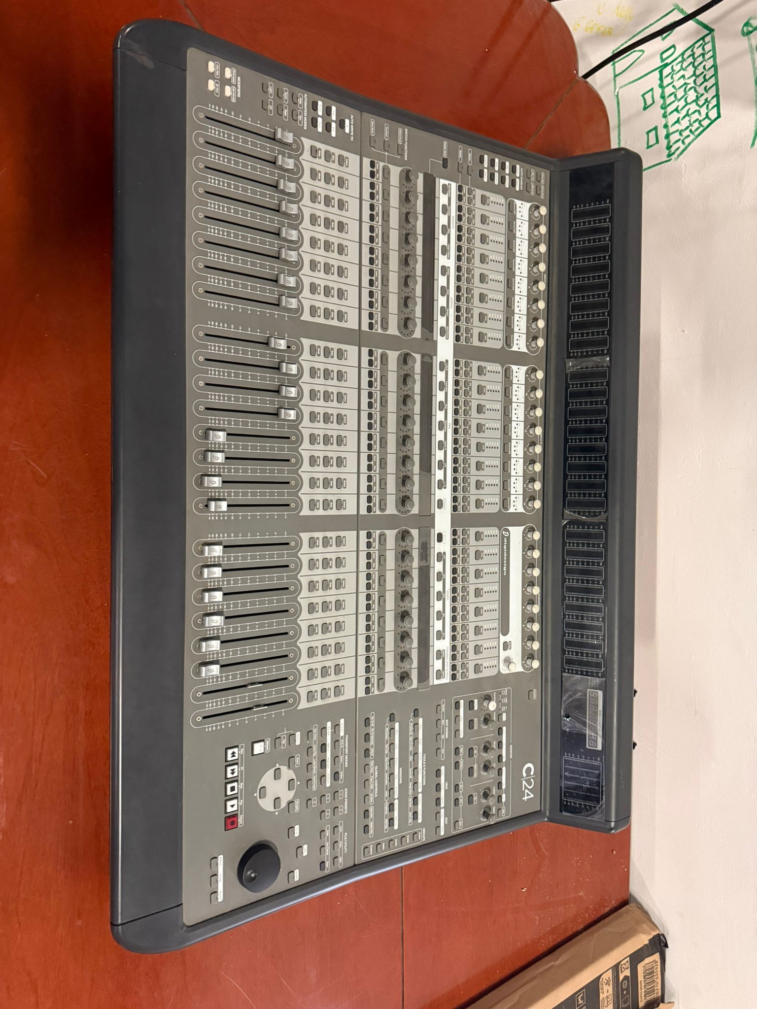 Digidesign C|24 — Surface de contrôle Pro Tools + alimentation externe DGN-Z300