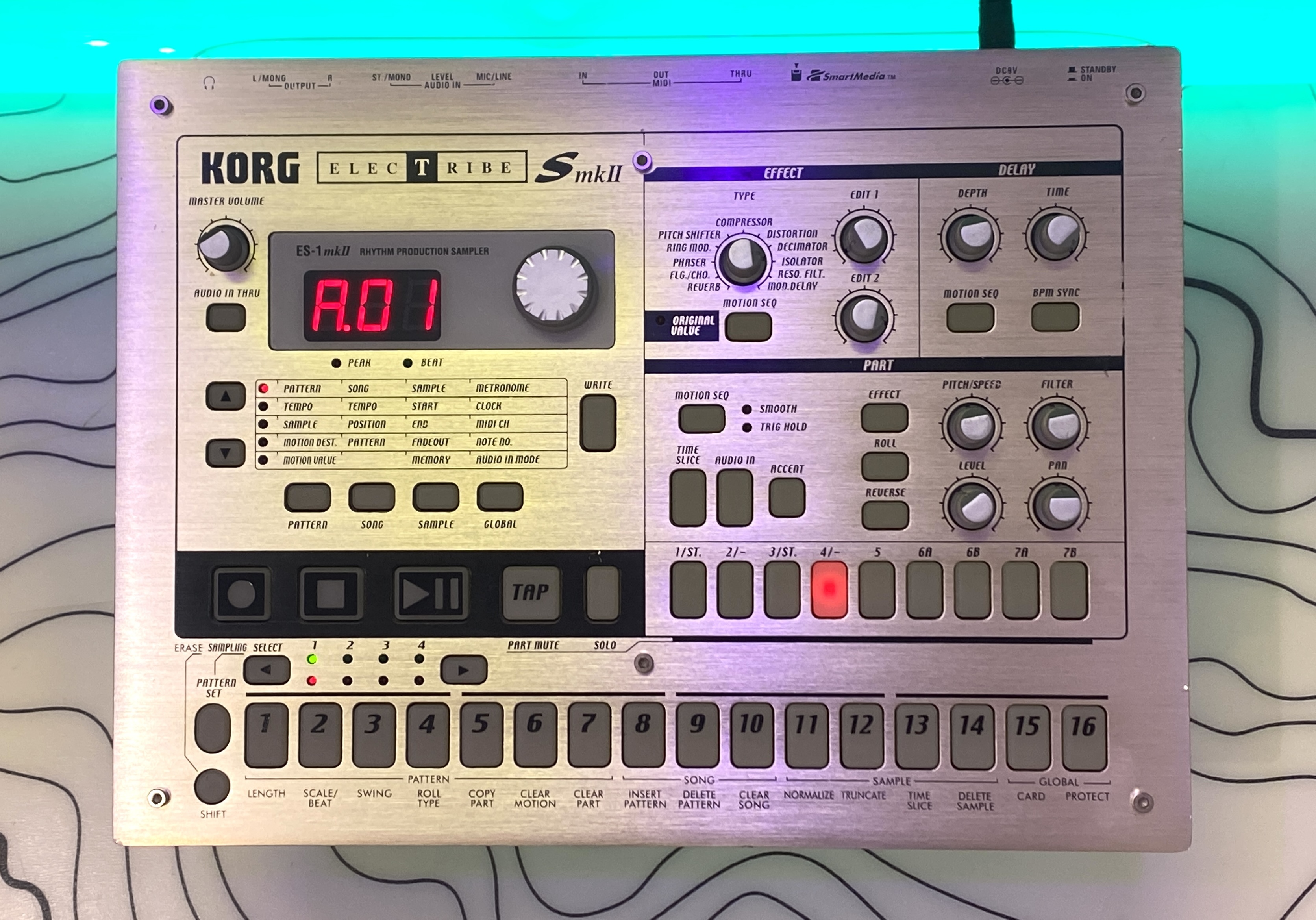 KORG Electribe ES 1mk2 dans la boîte 100% fonctionnelle + adaptateur
