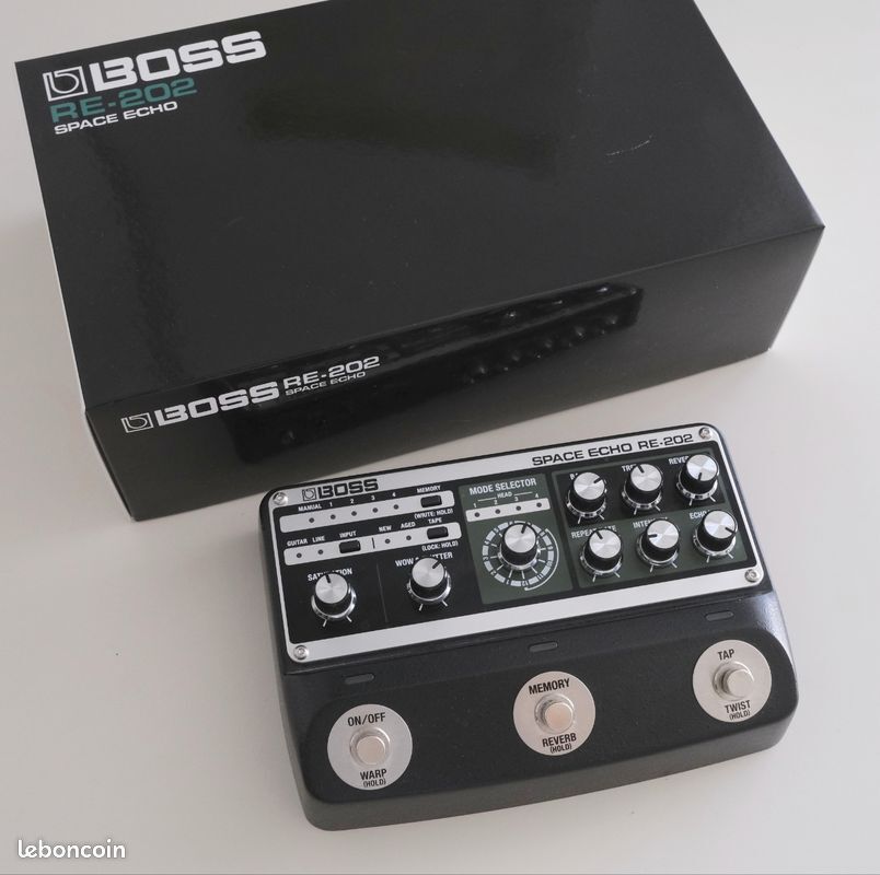 Boss space echo re-202, état neuf sous garantie