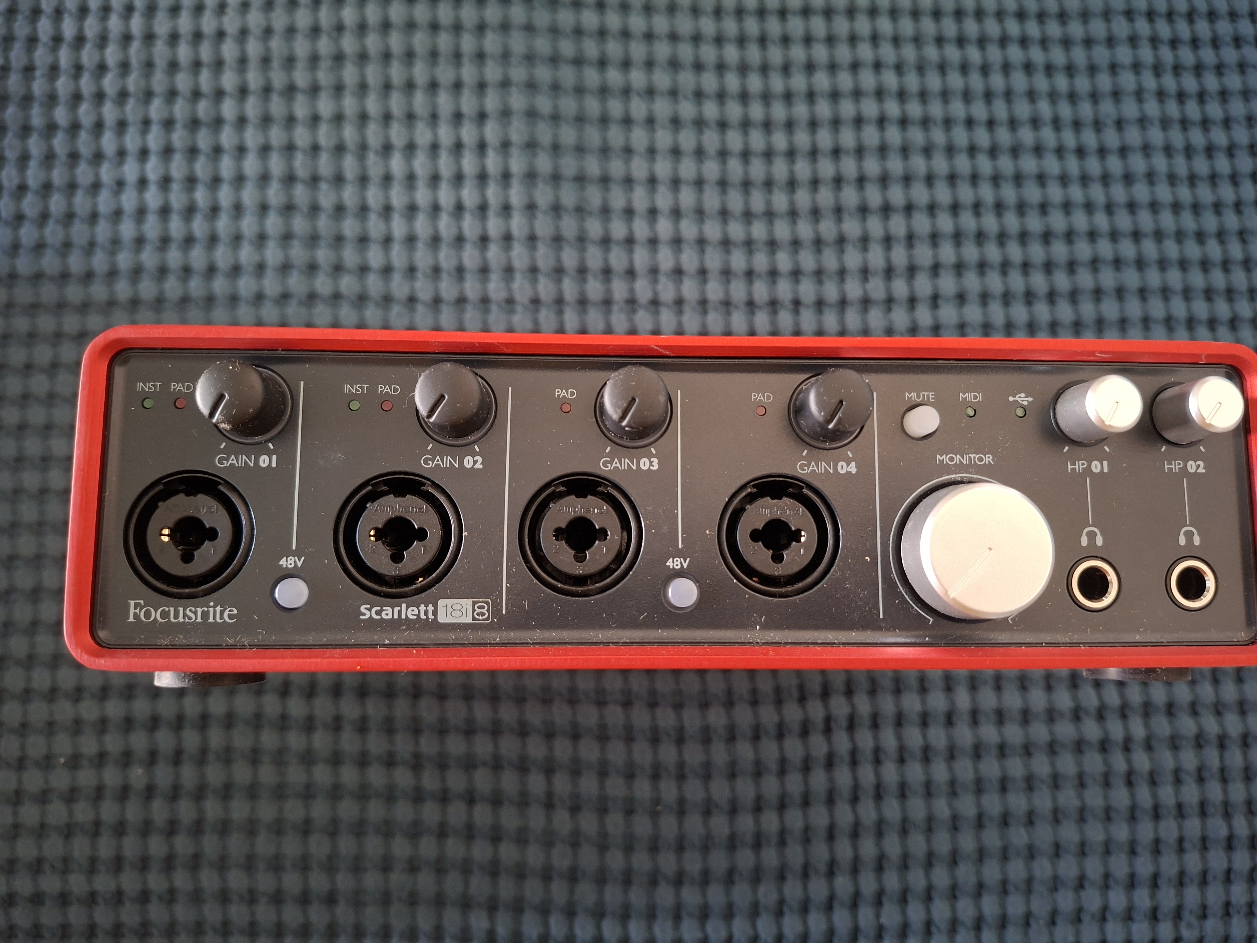 Focusrite Scarlett 18i8 2nd Gen + boîte et accessoires d'origine – Excellent état
