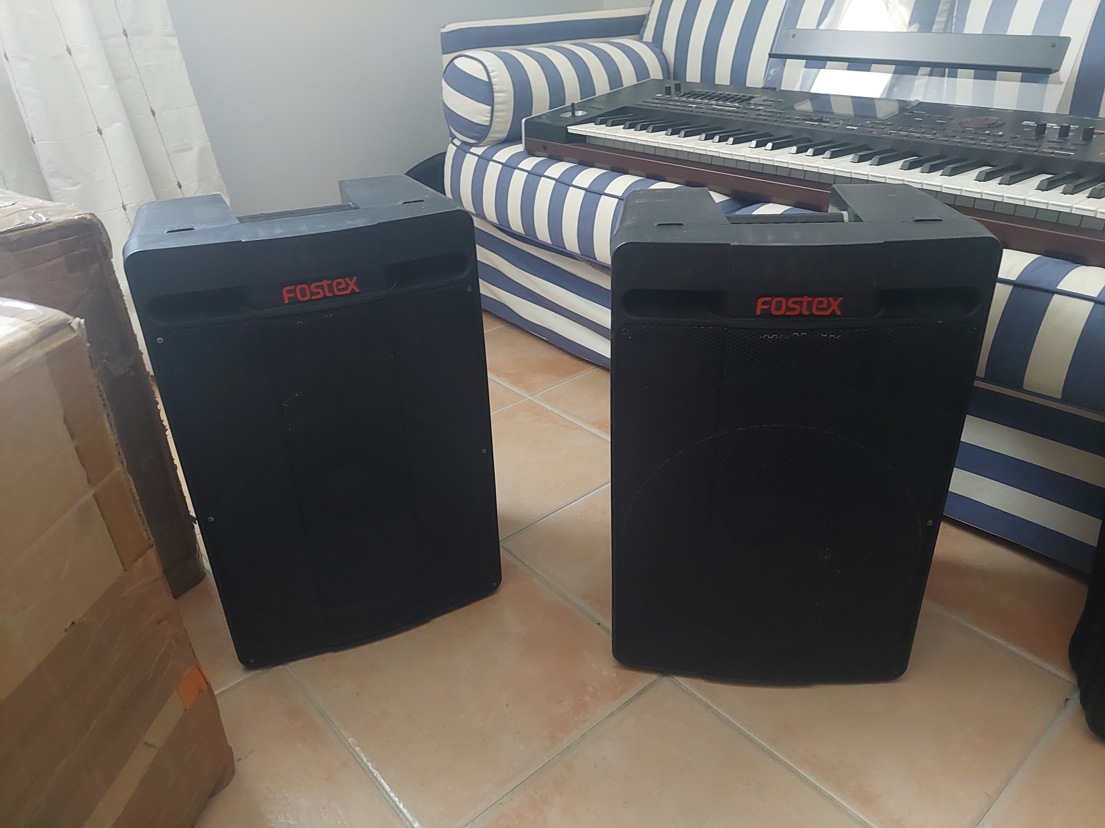 Enceintes actives 250w 