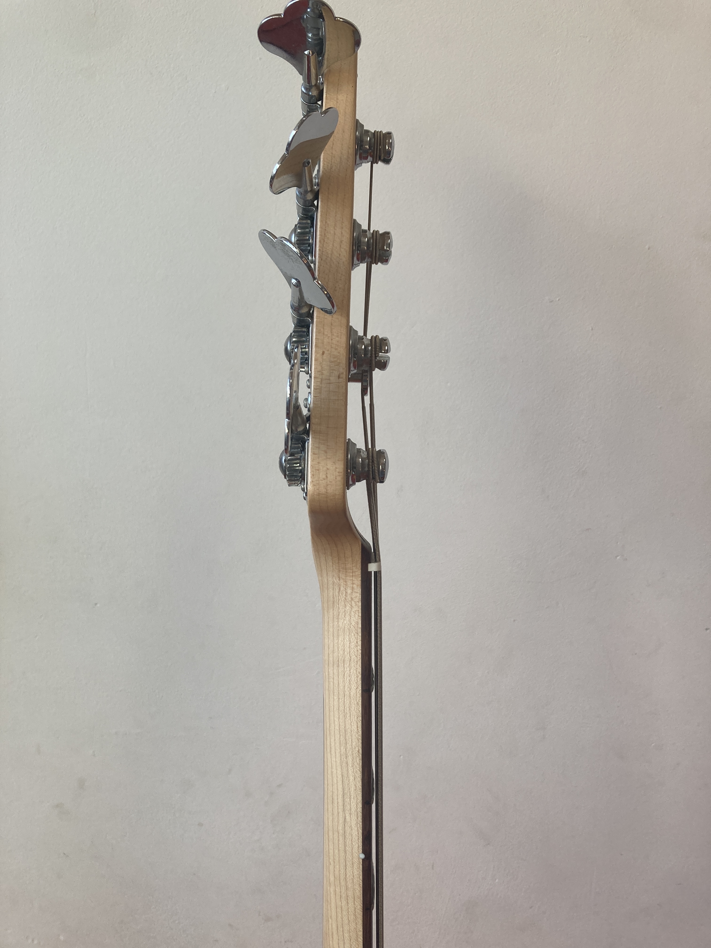Squier Affinity Jazz Bass (2004-2020)