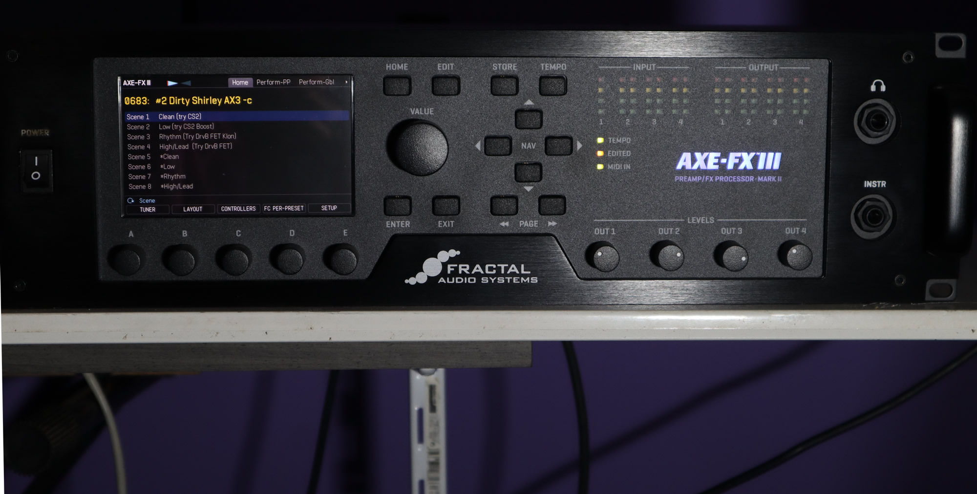 Je mets en vente mon système Fractal Audio composé de :  ✅ Axe-Fx III MK II et ✅ FC-12 Foot Controller