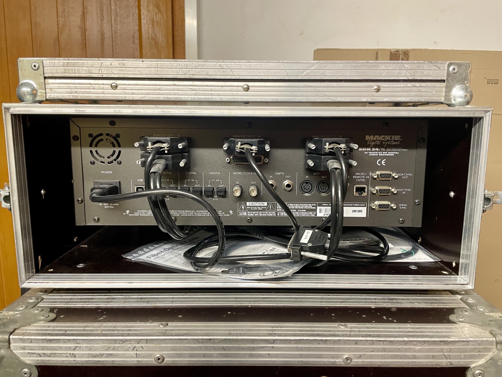 Mackie SDR24-96 - back