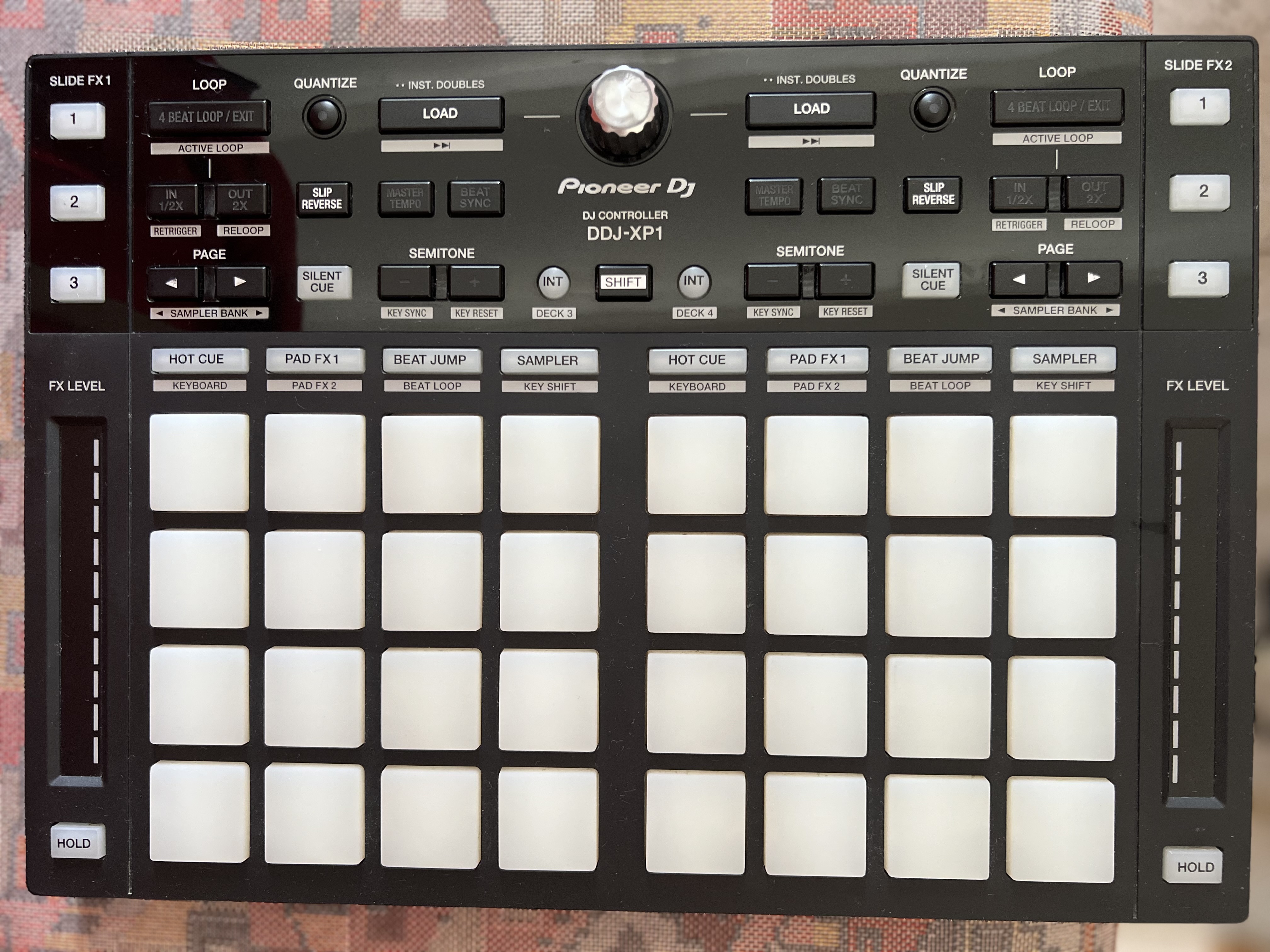 Contrôleur Pioneer DJ DDJ-XP1