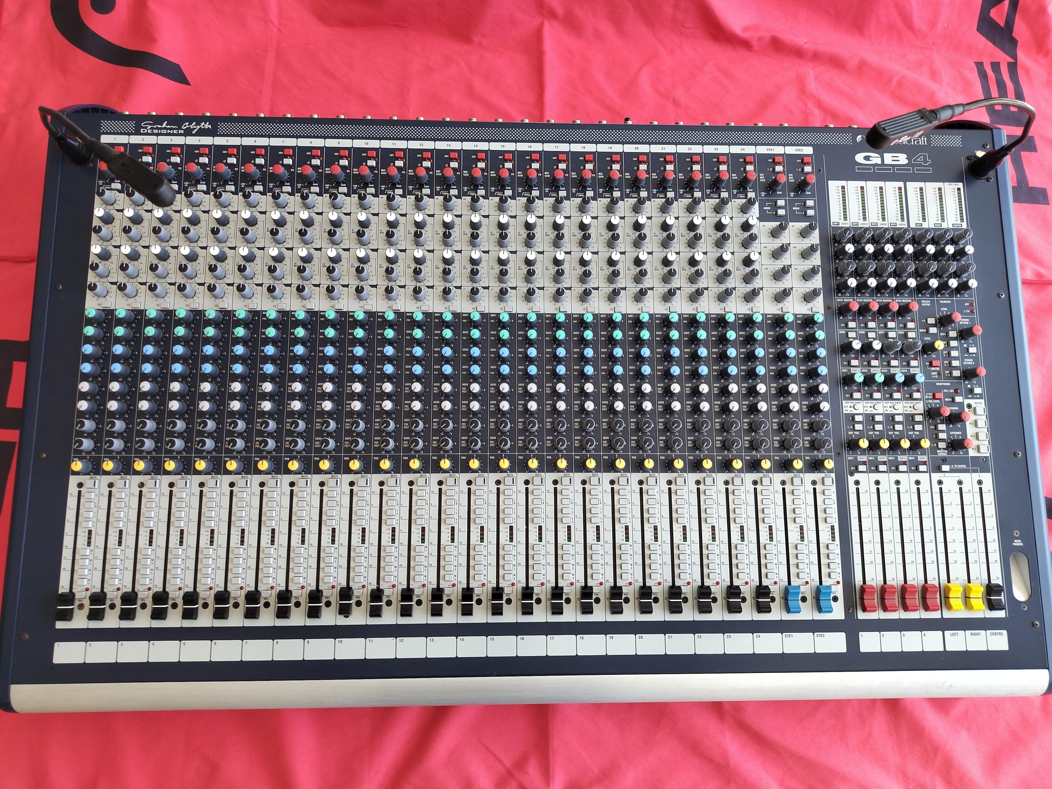 Soundcraft GB4-24 en très bon état et soignée