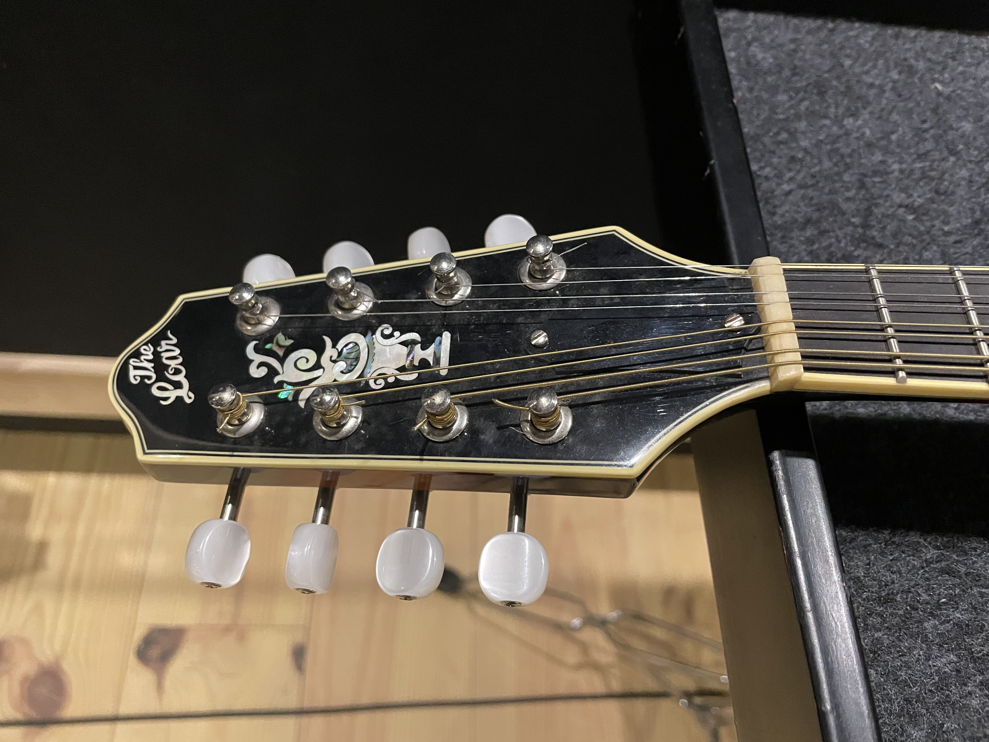 The Loar LM-300 (61083)