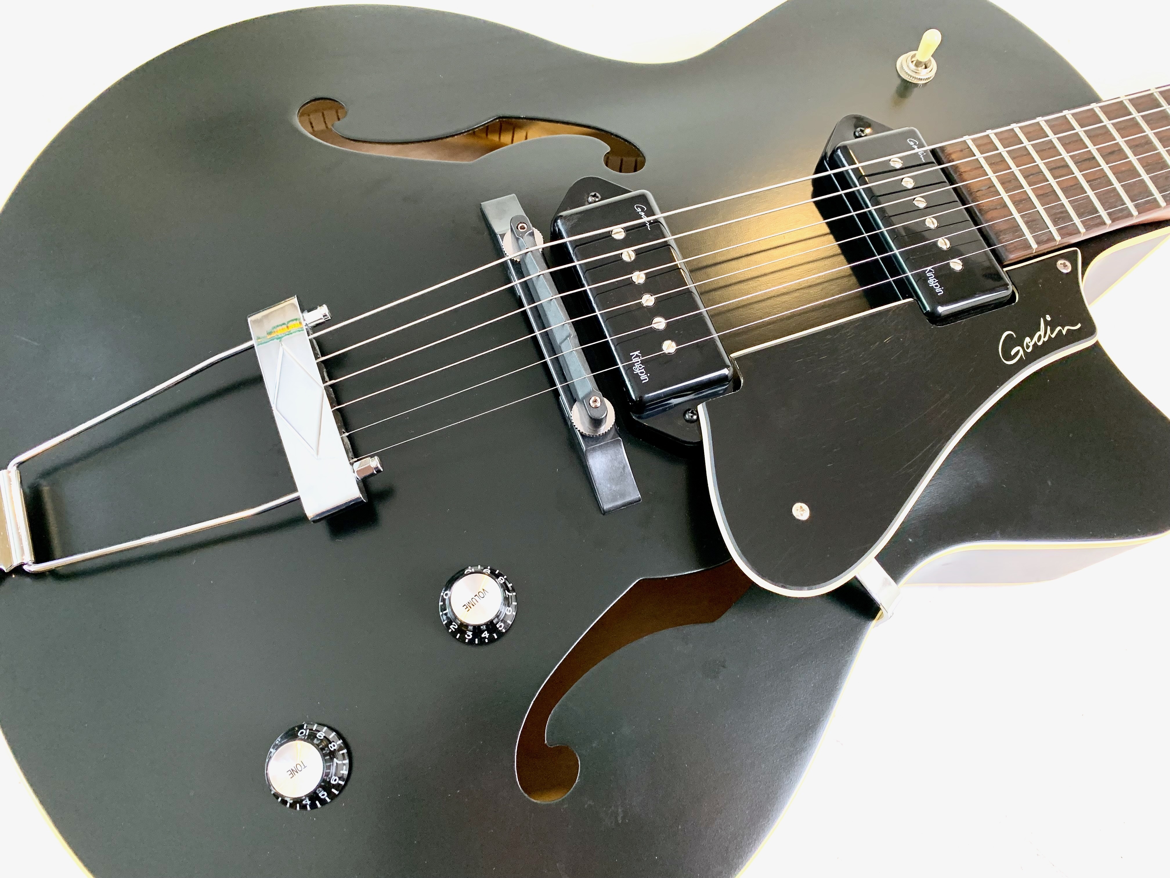 Godin 5th Avenue CW Kingpin II (81576)