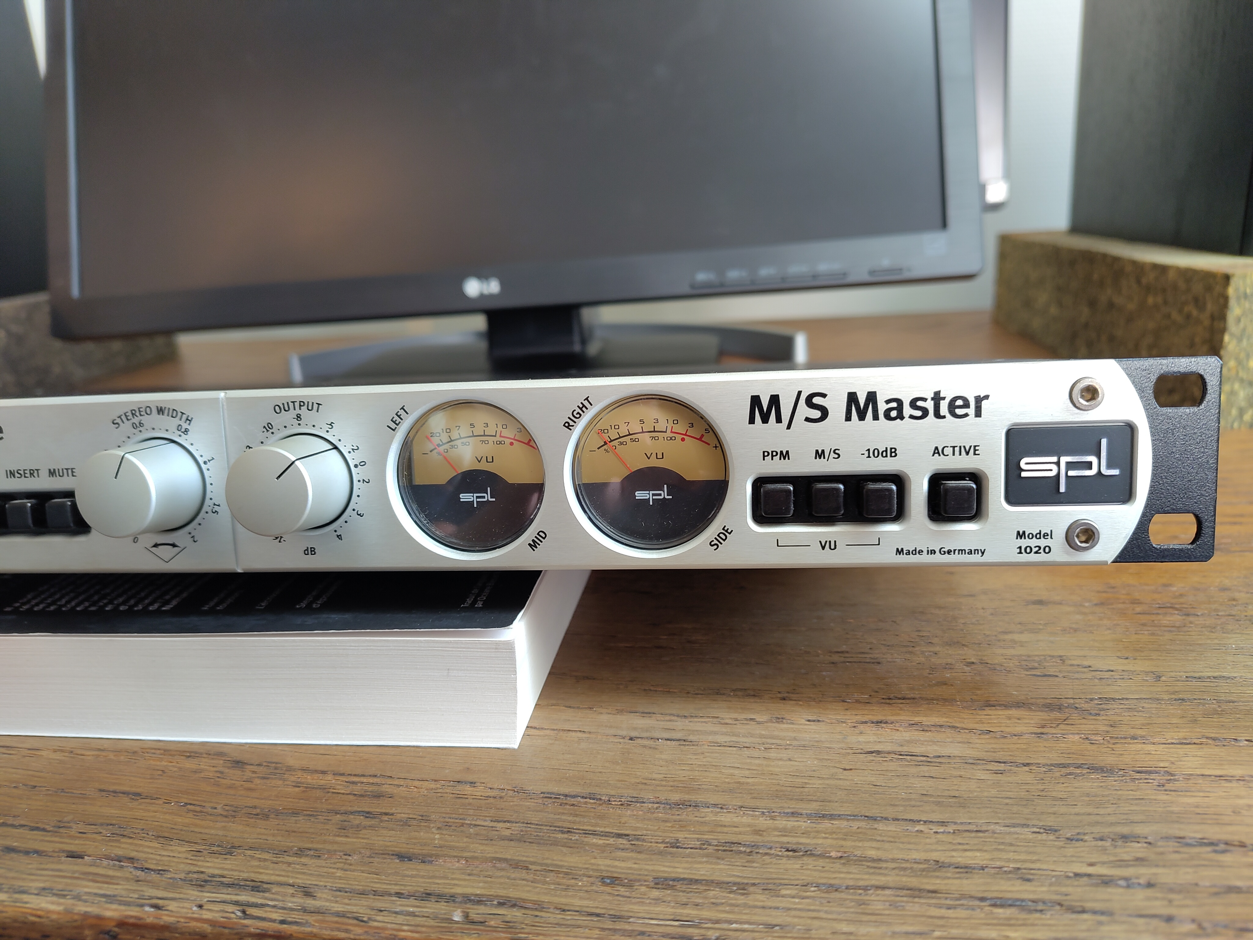 4323
