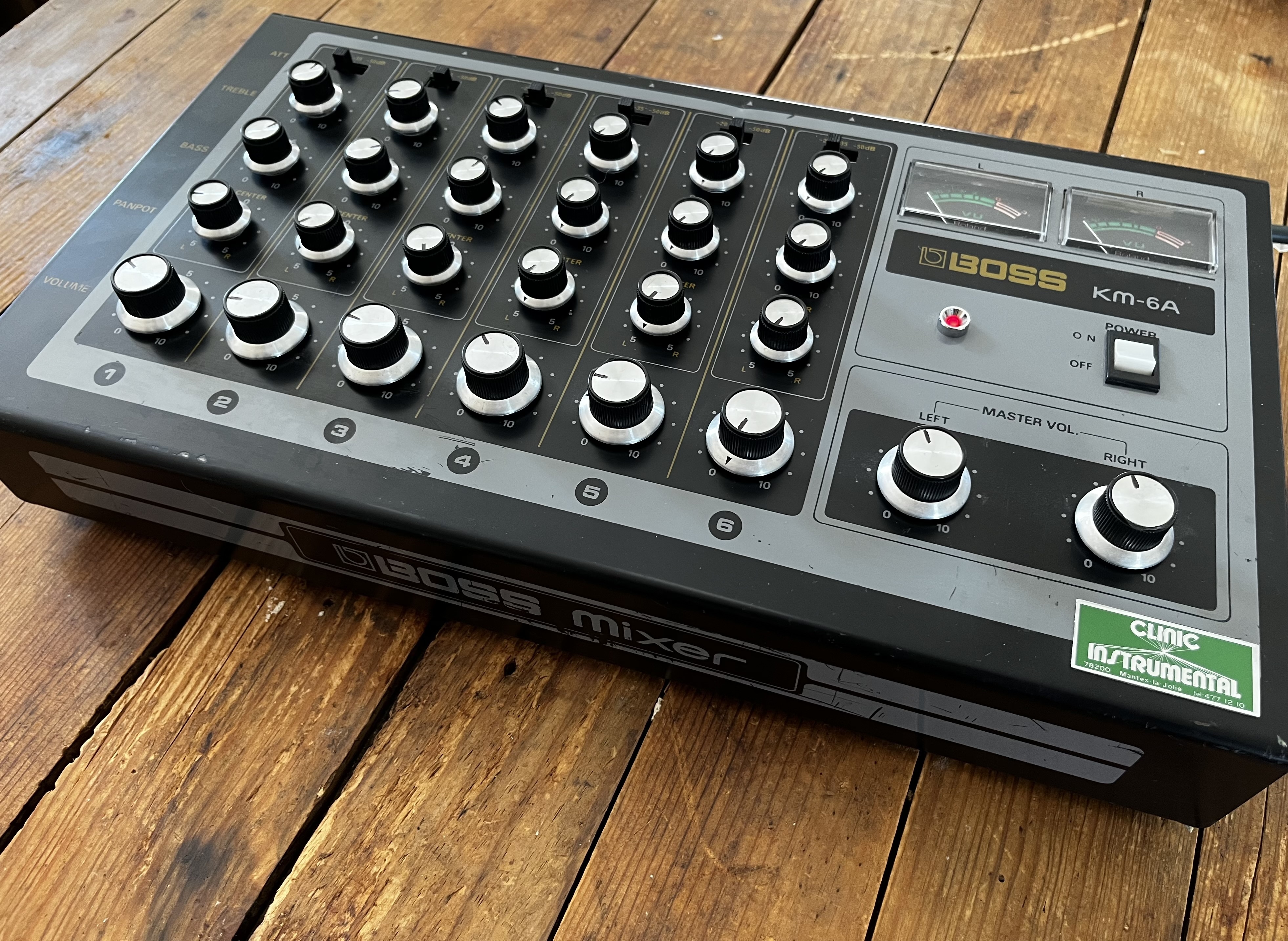 Vends console analogique Boss KM-6A 