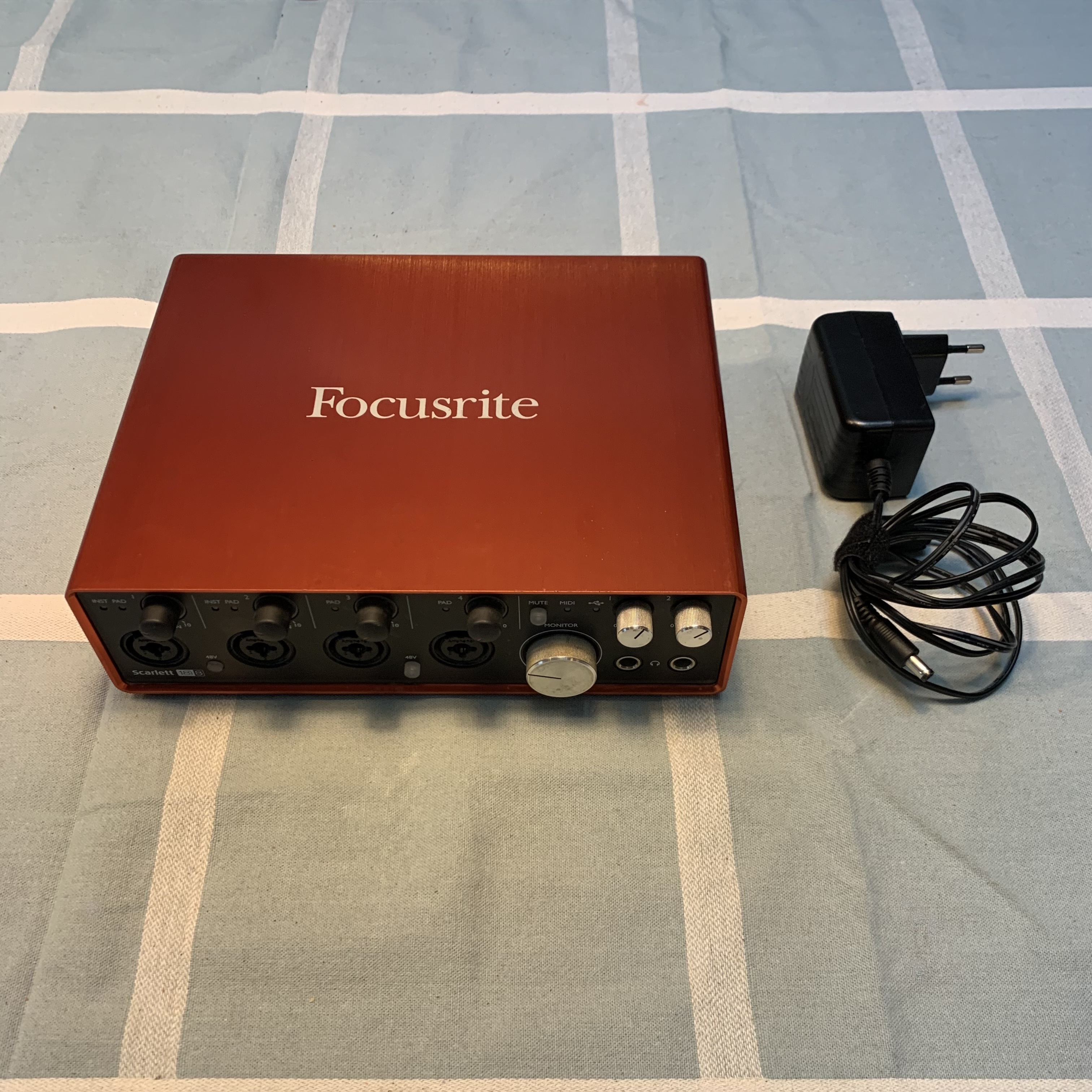 vends FOCUSRITE Scarlett 18i16 G2