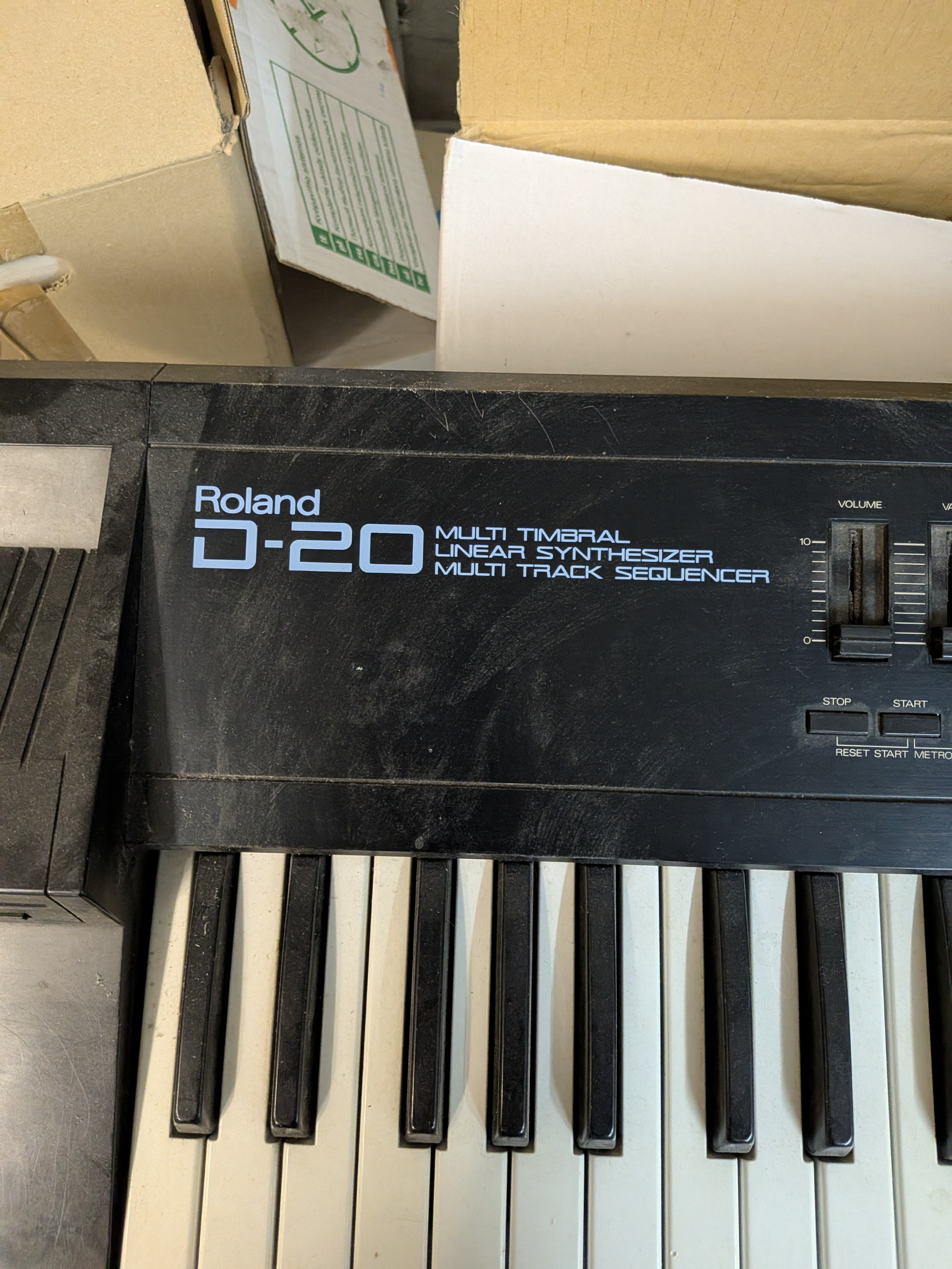 Roland D-20 (48924)