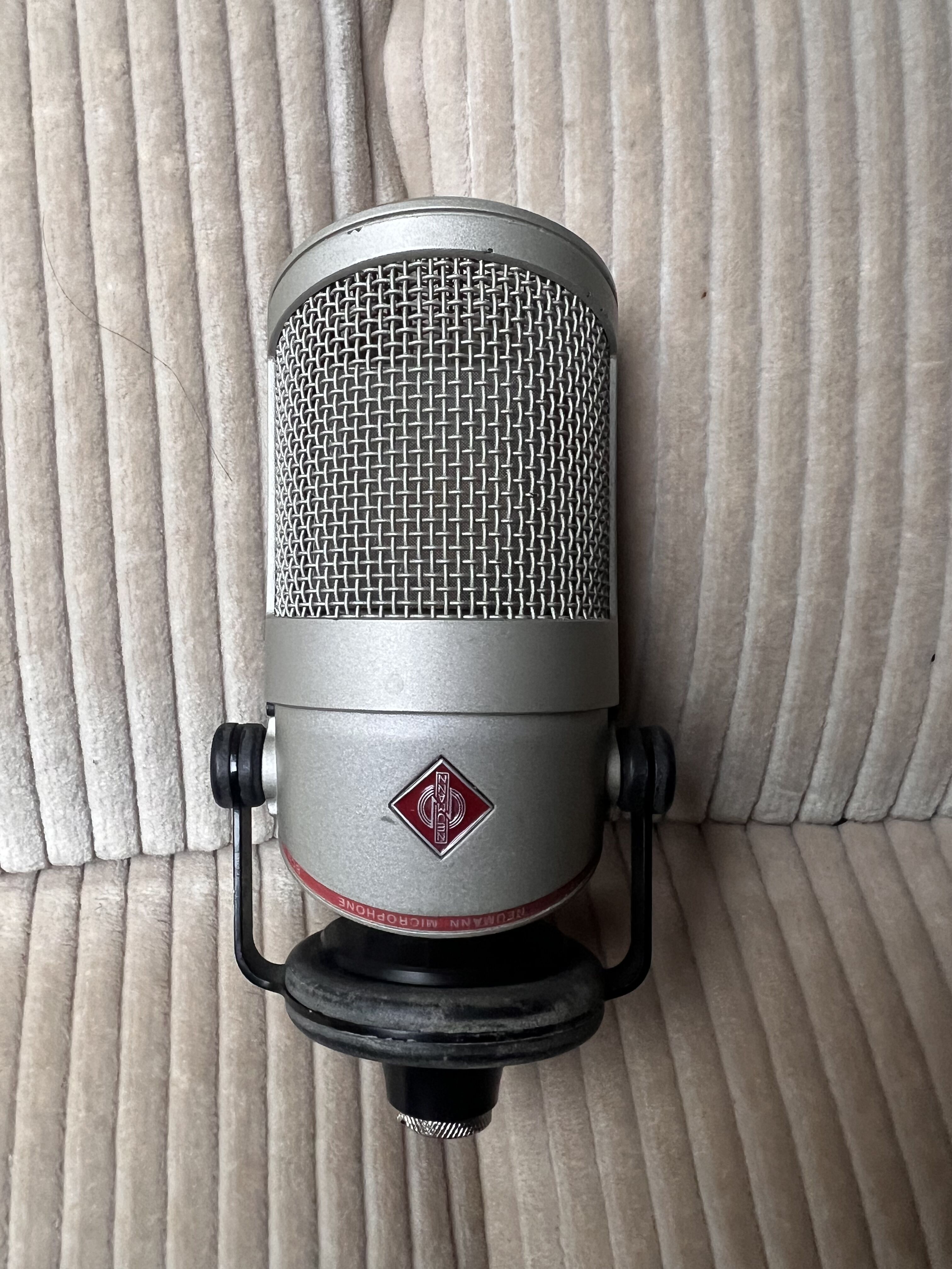 Vends Neumann BCM 104