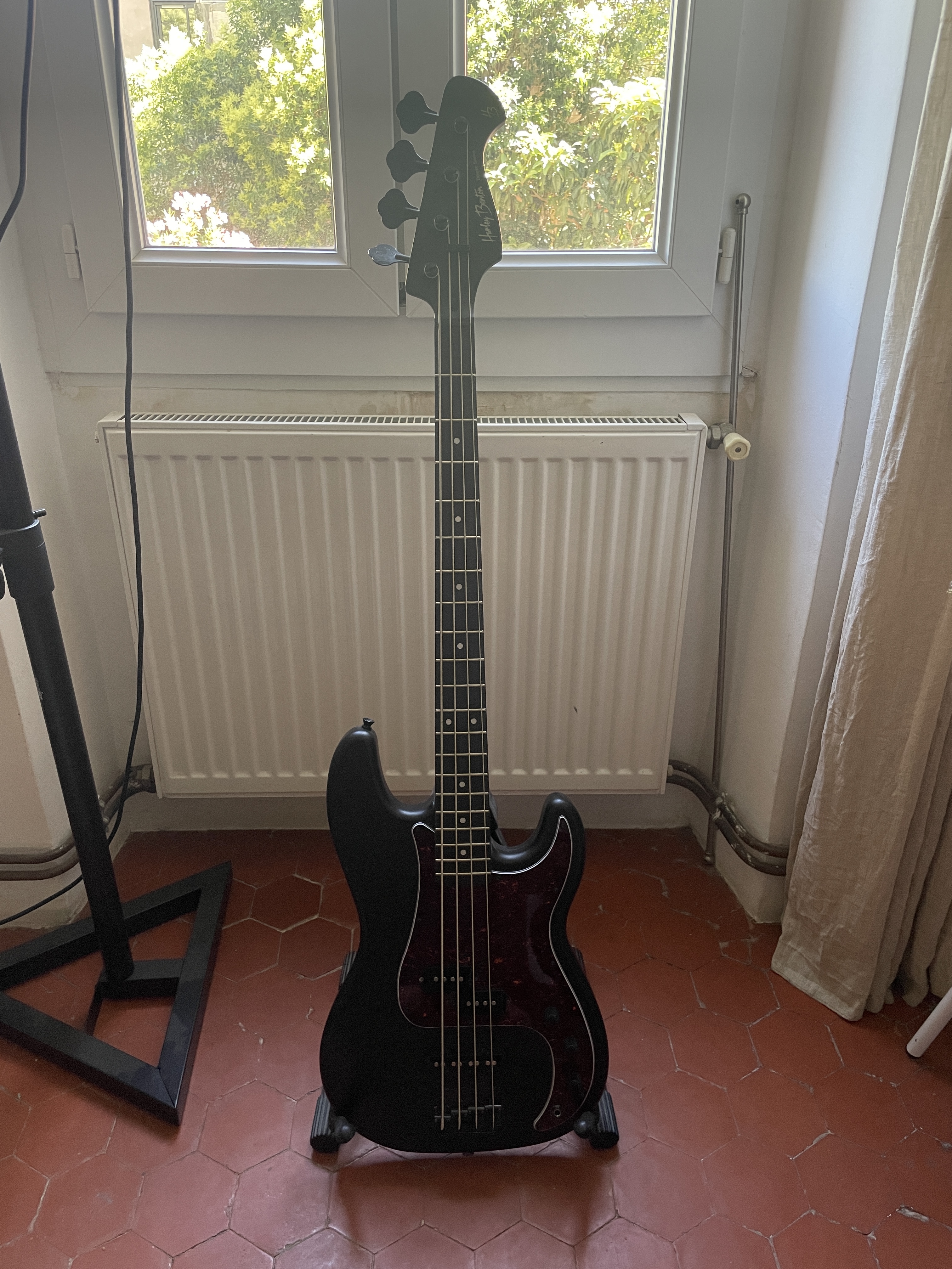 Vends basse Harley Benton, modèle PB-20 SBK