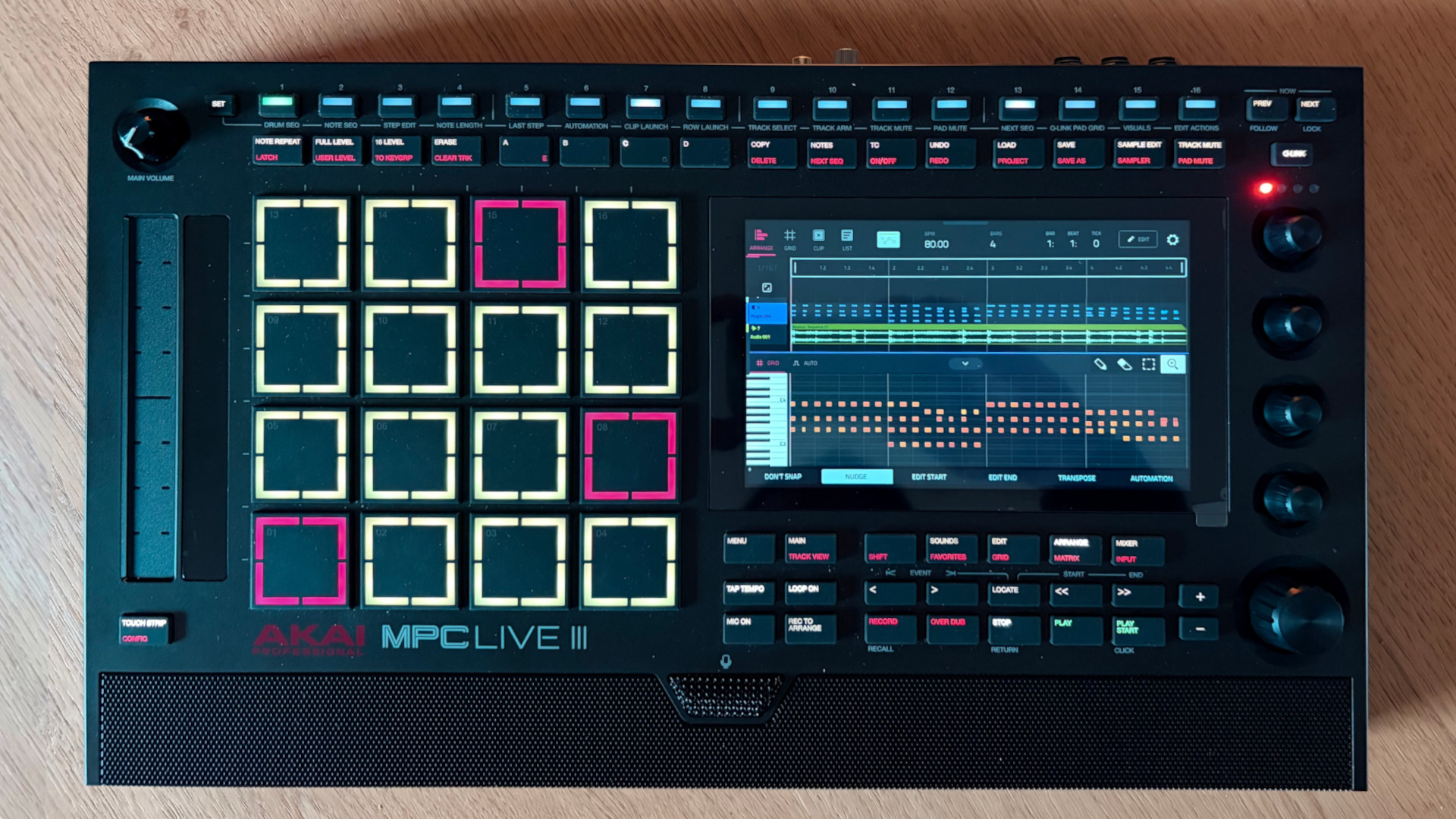 MPC Live III 10 - front