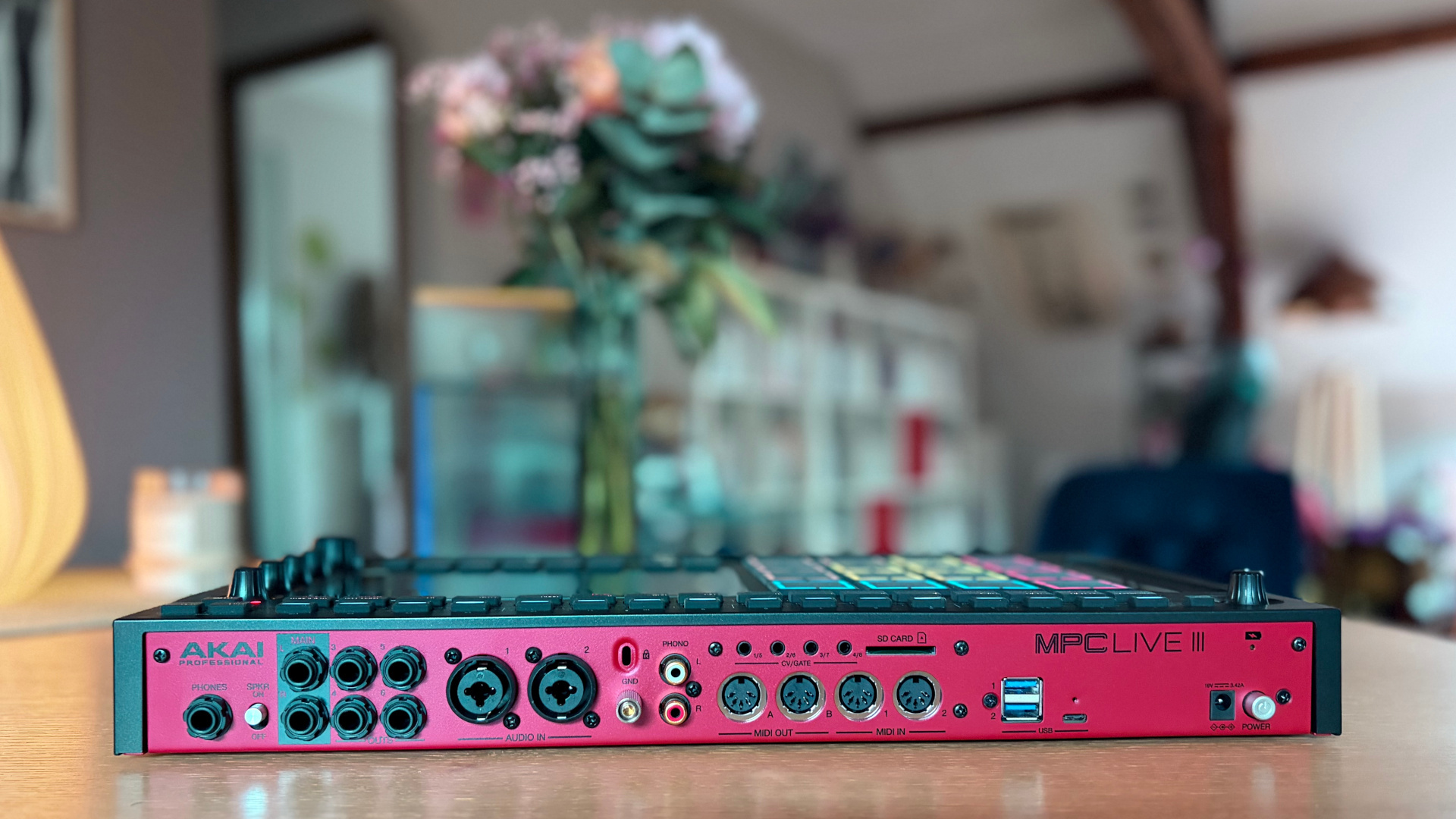 MPC Live III 30 - back