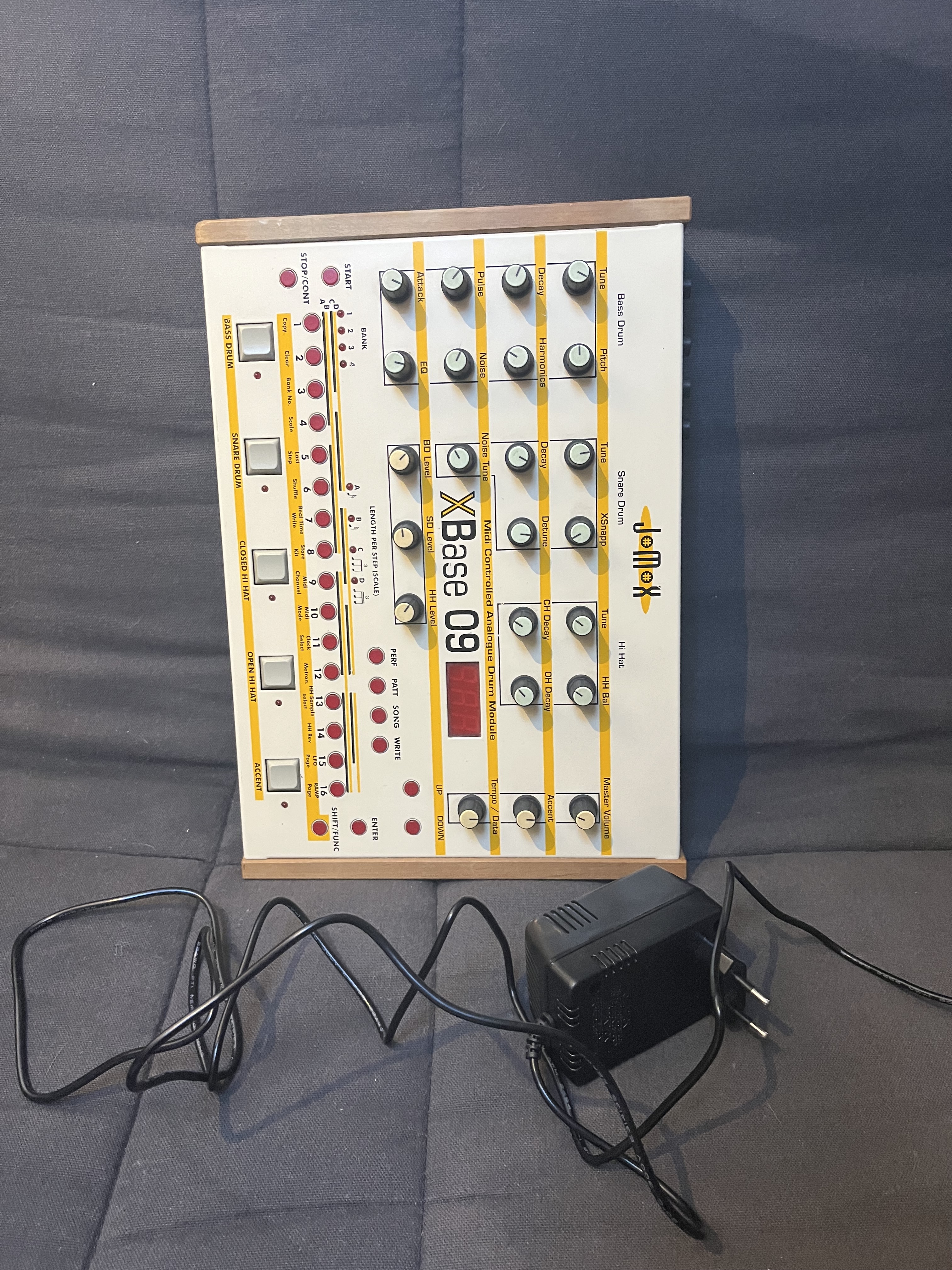 JoMoX XBase 09 (10276)