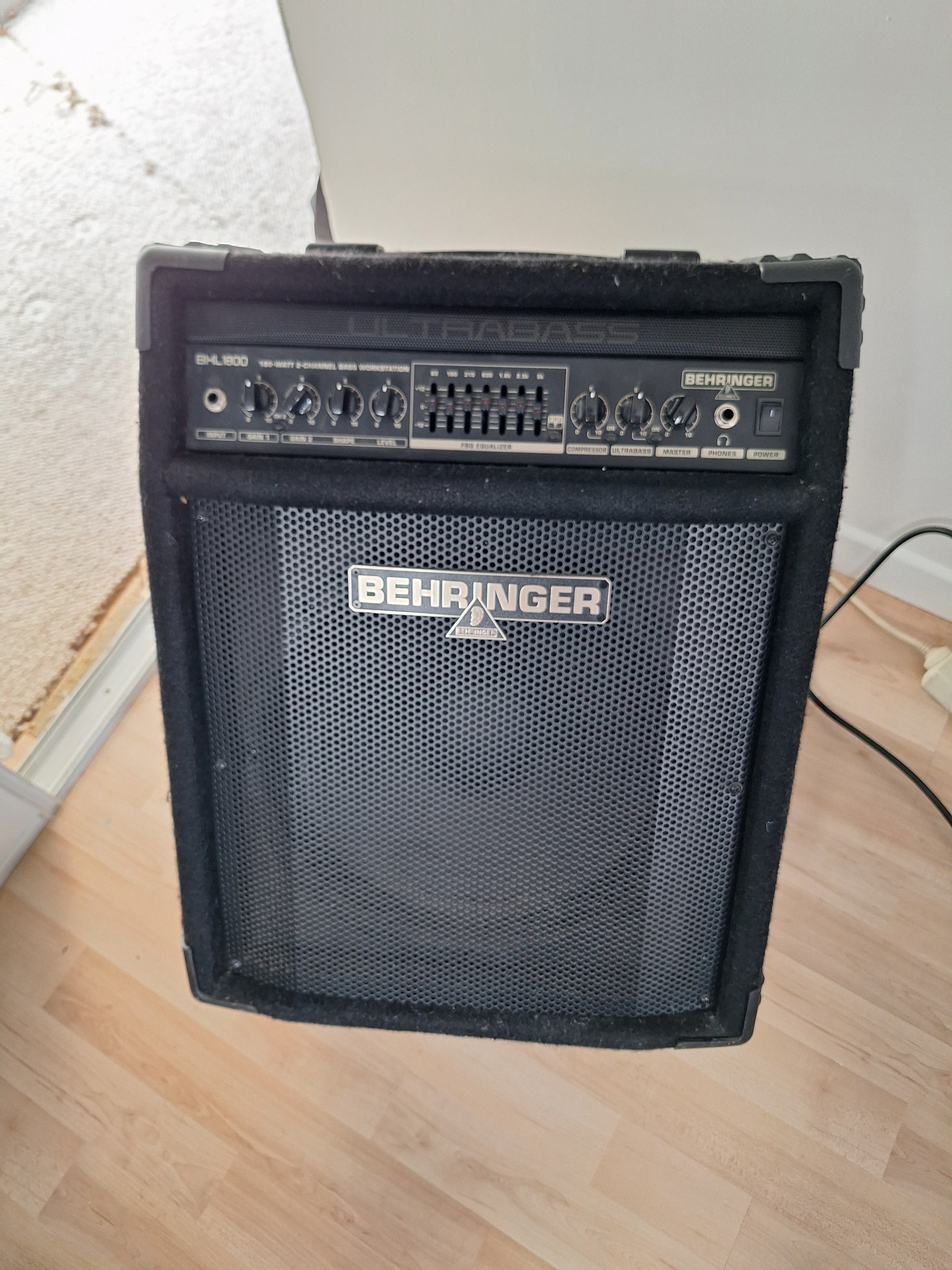Vends ampli basse 180 W Behringer Ultrabass BXL1800