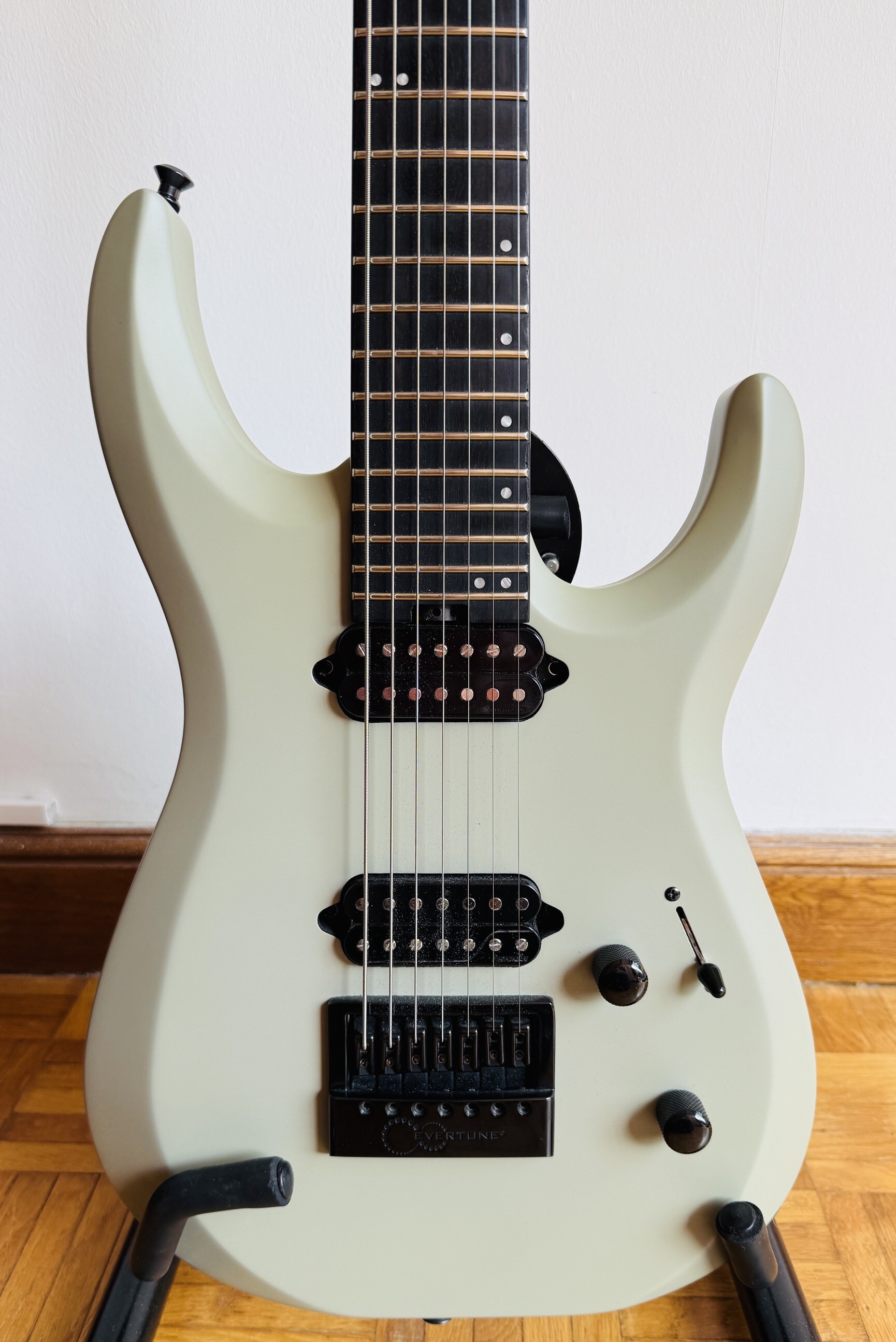 Vends Jackson Pro Series Dinky DK2 Modern Evertune 7 Primer Gray