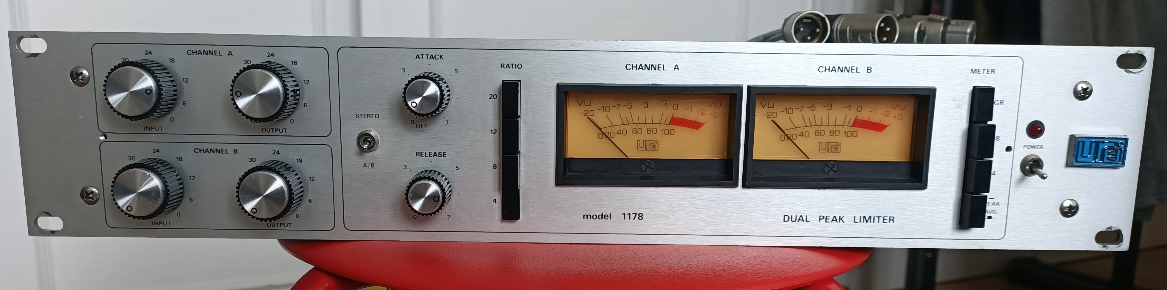 Vends Urei 1178