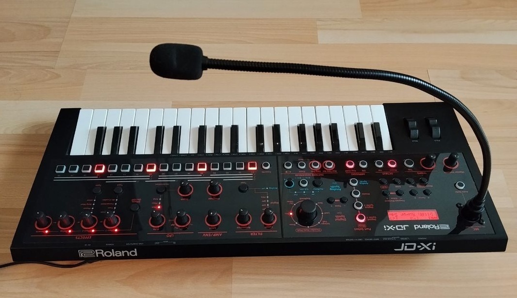 Roland JD-Xi (1106)