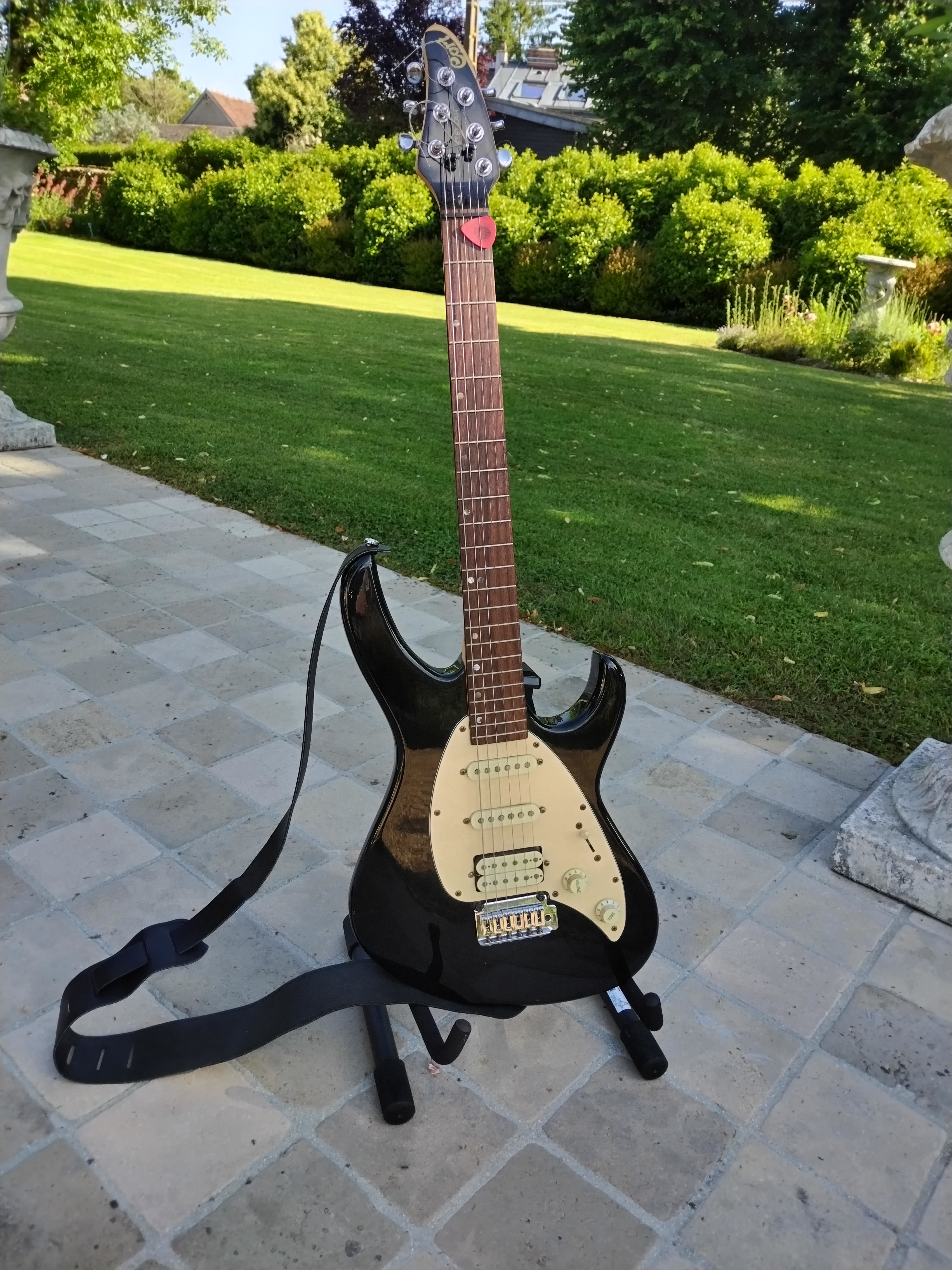 Vends Cort Stellar 1990