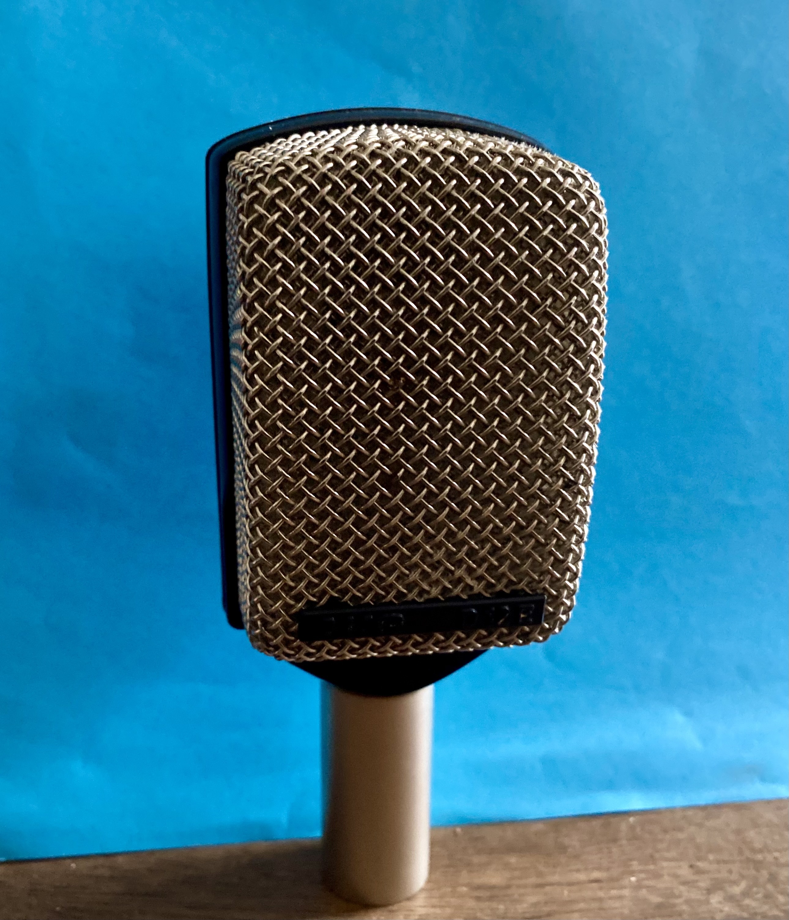 Akg d12e