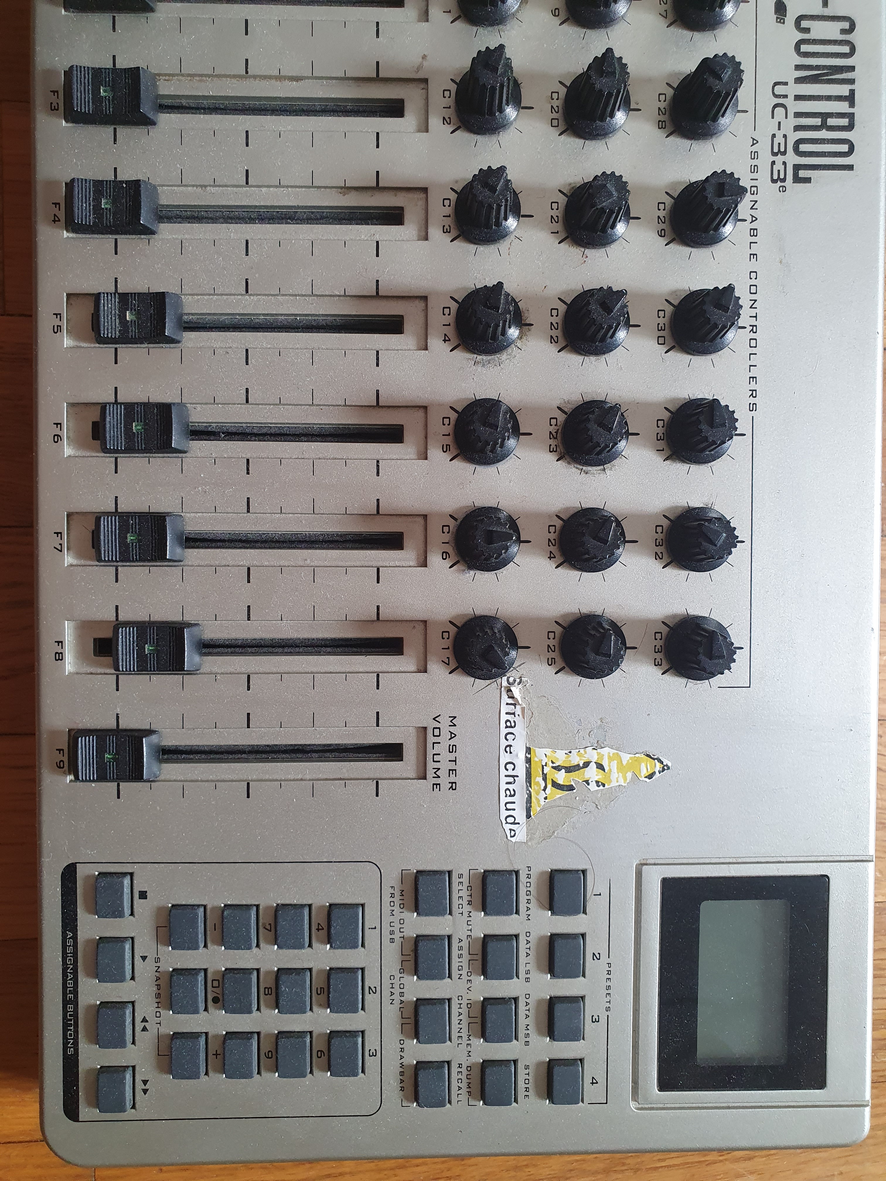Evolution UC-33e - controlleur sudio midi