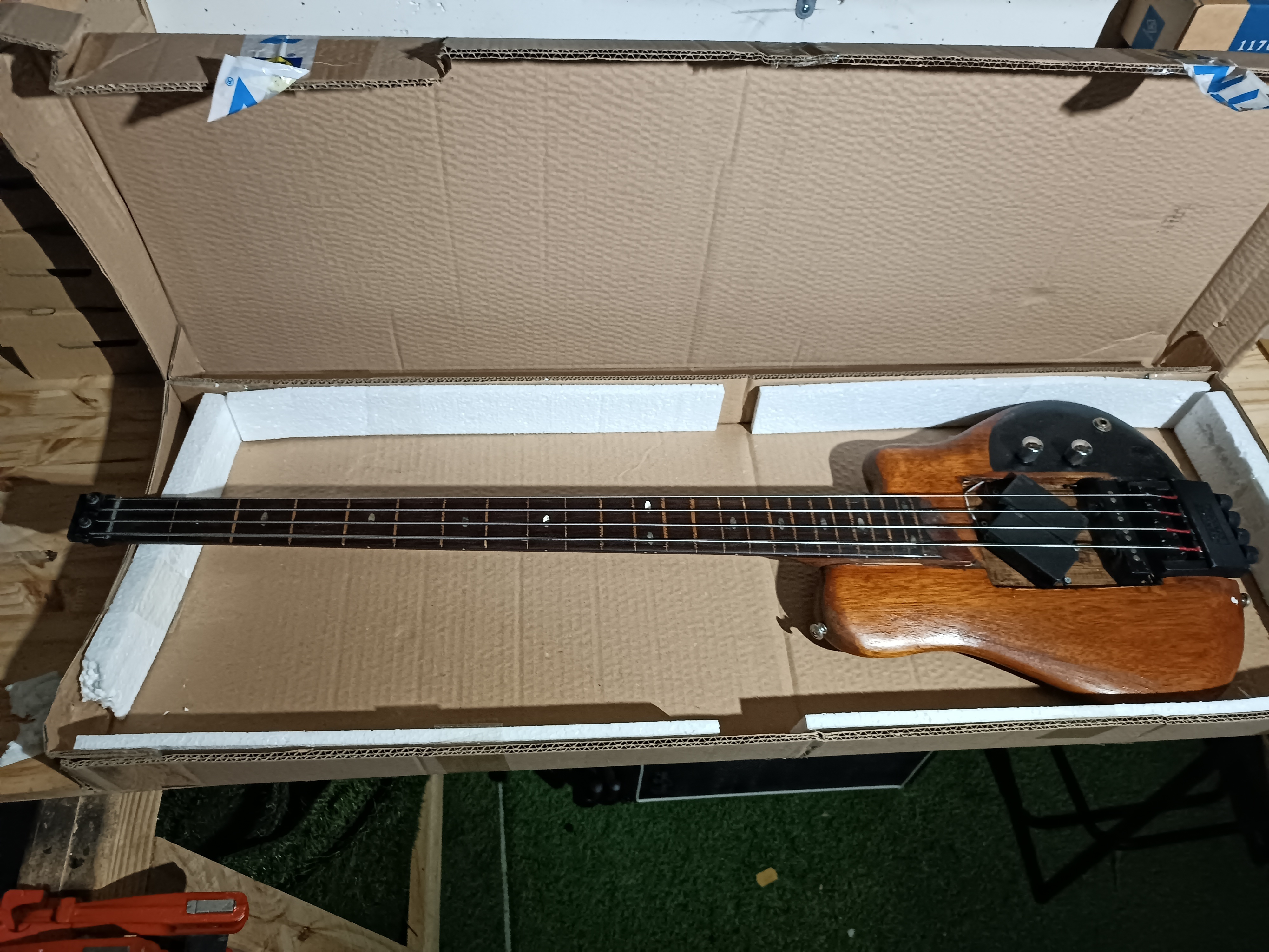 Basse Headless Fretless : Ibanez SDGR modifié