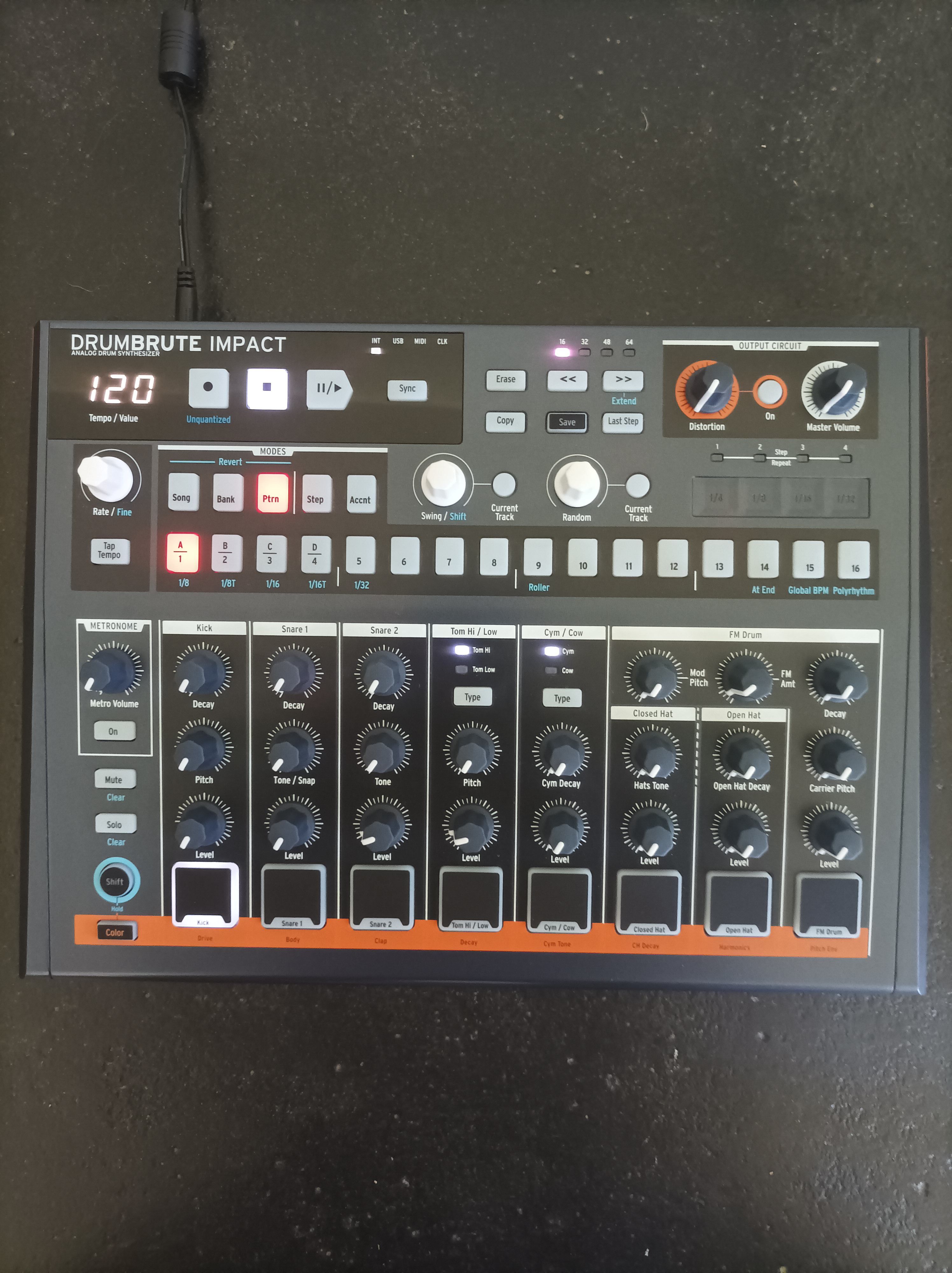 Drumbrute impact Arturia 
