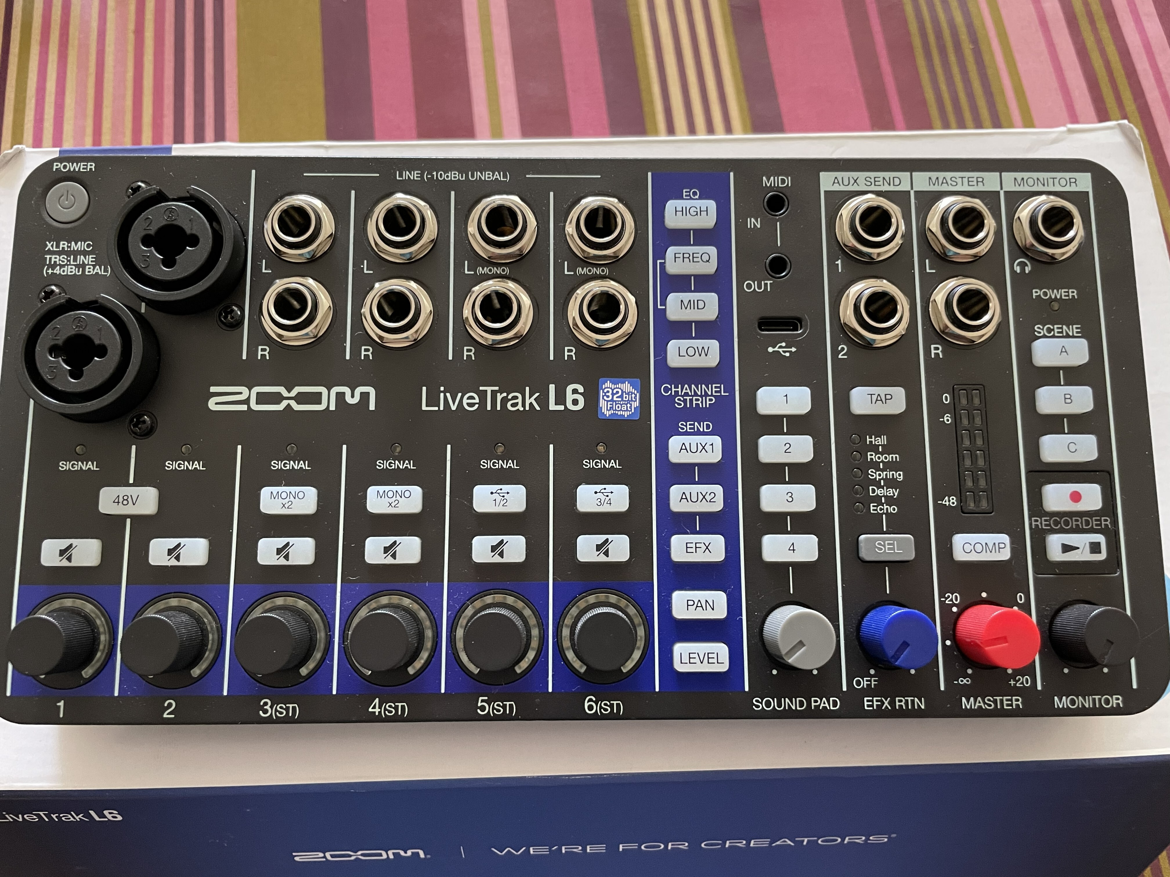 Vends Zoom LiveTrak L-6 + microSD 32Go