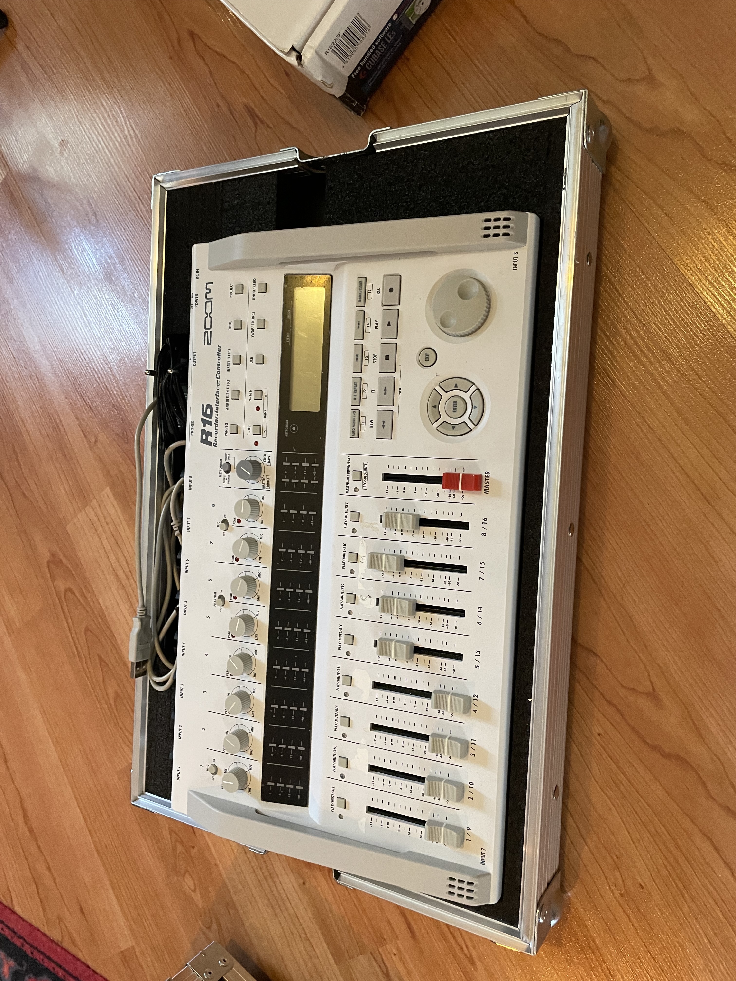 vends table Zoom R-16
