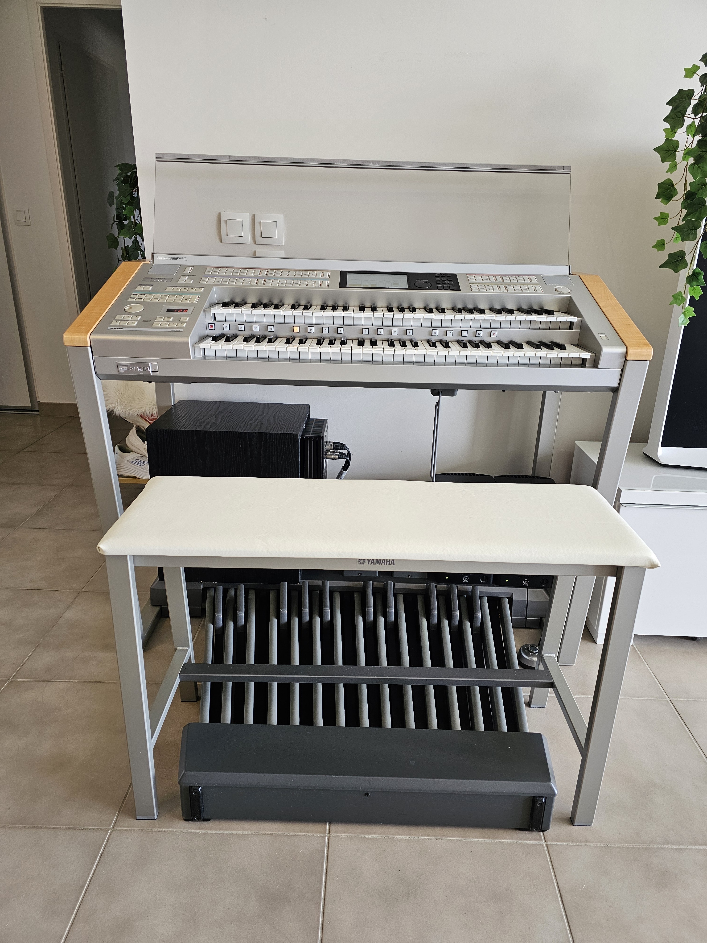 Vends Yamaha Electone STAGEA ELS-02X — Orgue électronique professionnel