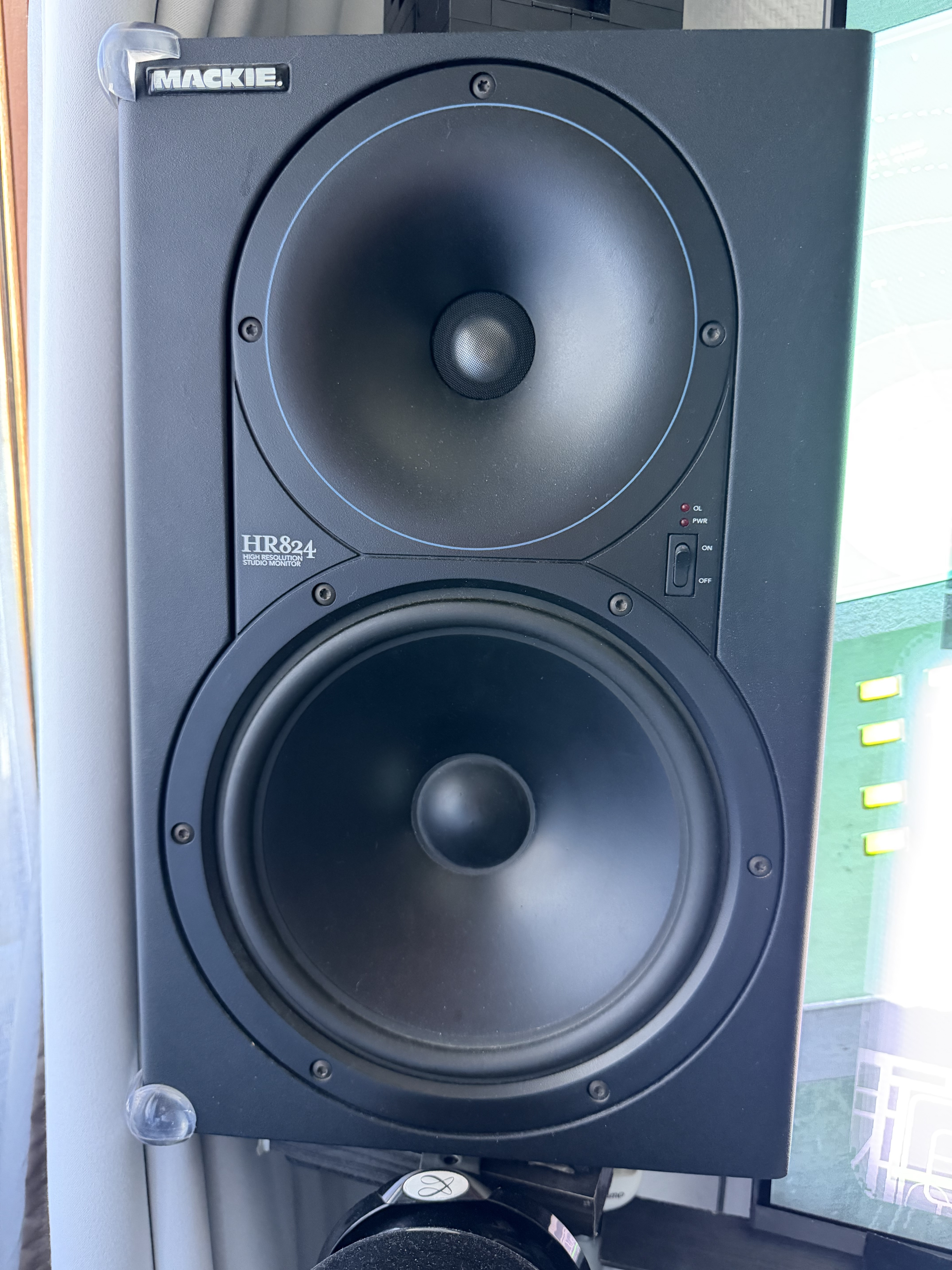 Mackie HR 824 (enceintes monitoring semi-proximité)
