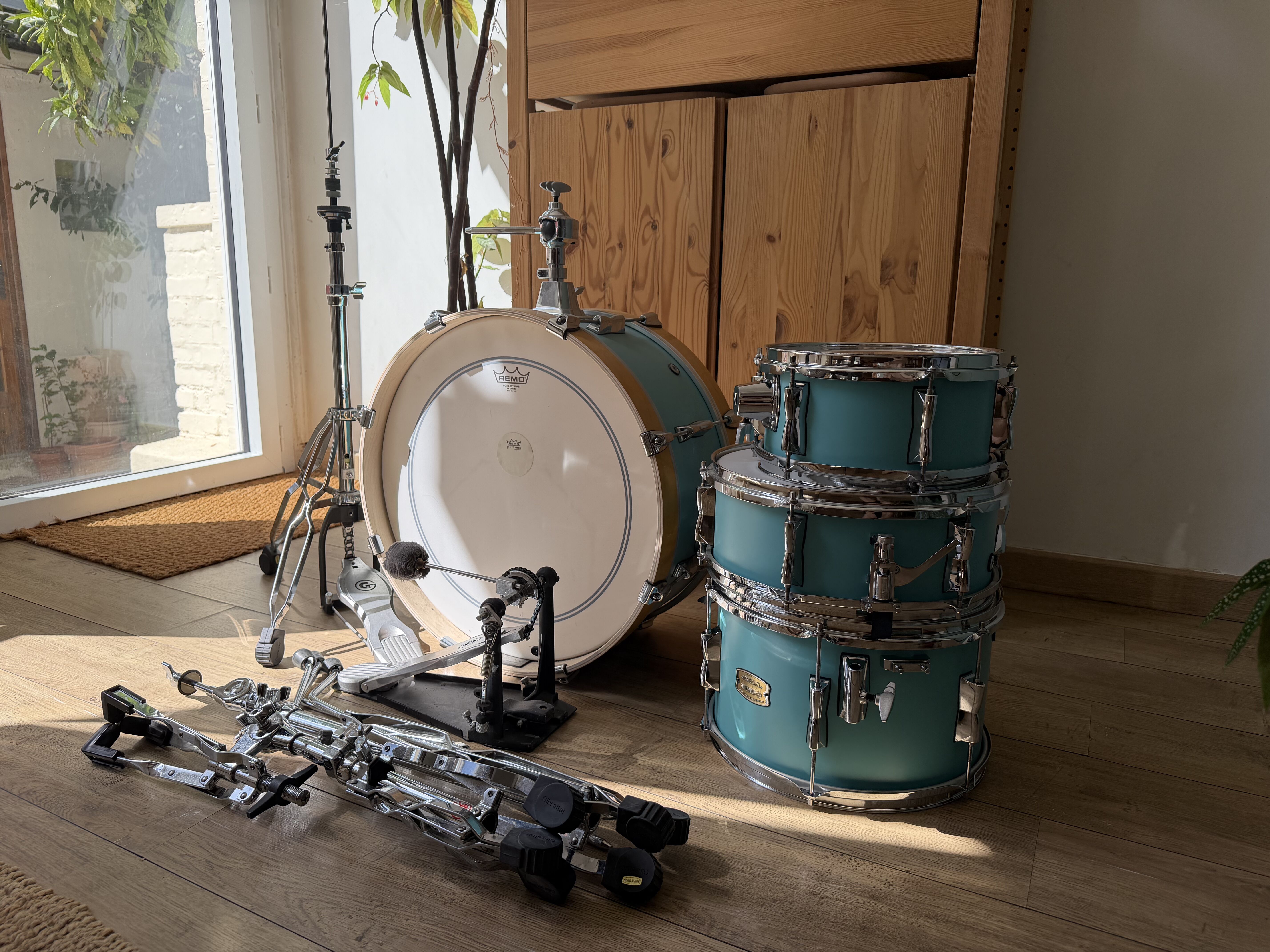 Yamaha Stage Custom Hip Shell Set MSG + Gibraltar Hardware Set 5700 Series + Accessoires