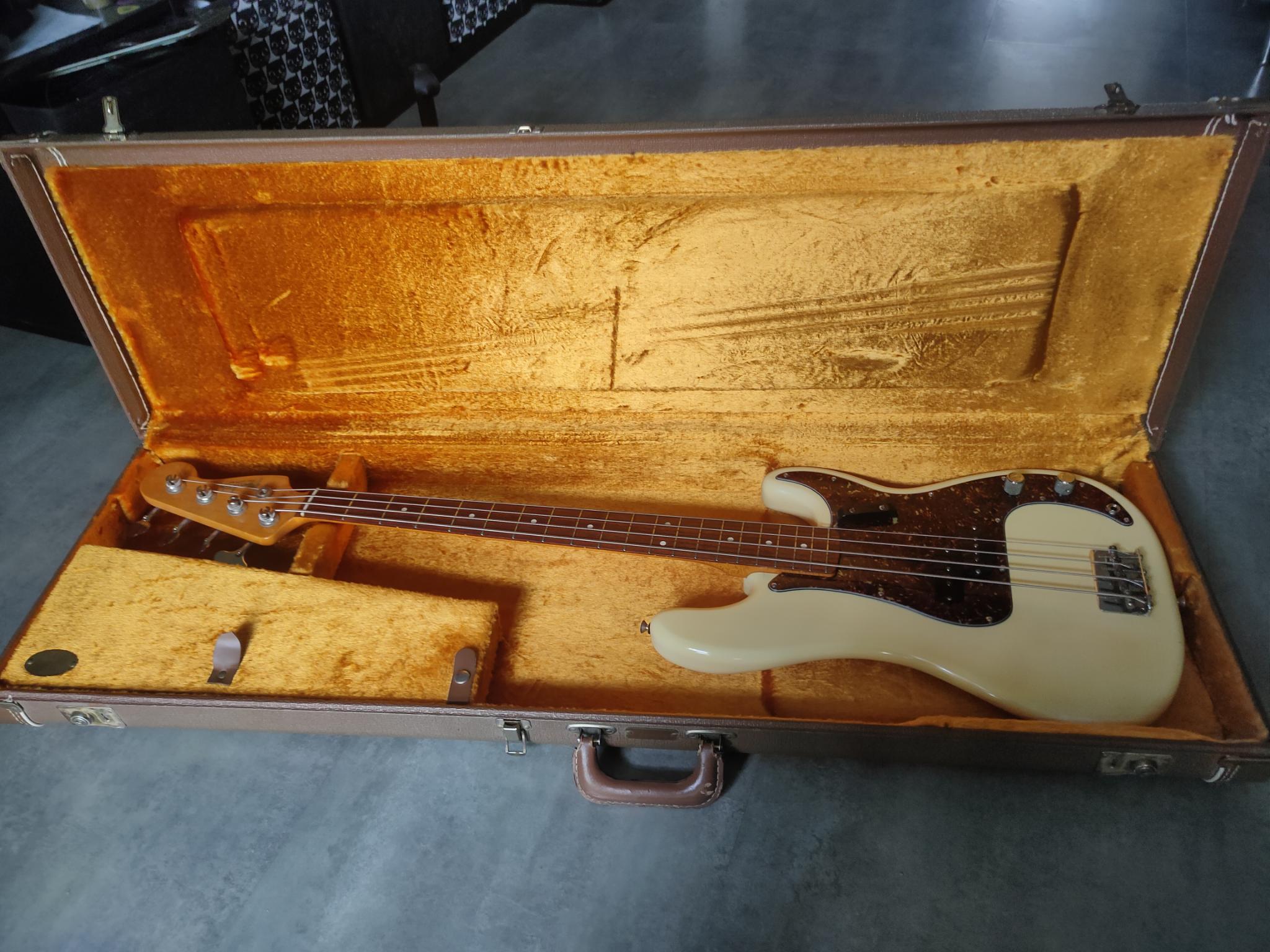 Fender American Vintage '62 Precision Bass (23966)