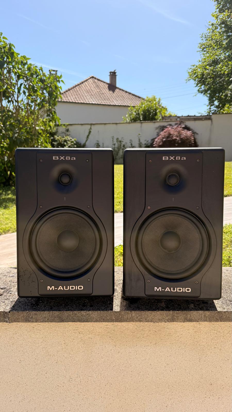 M-Audio BX8a Deluxe