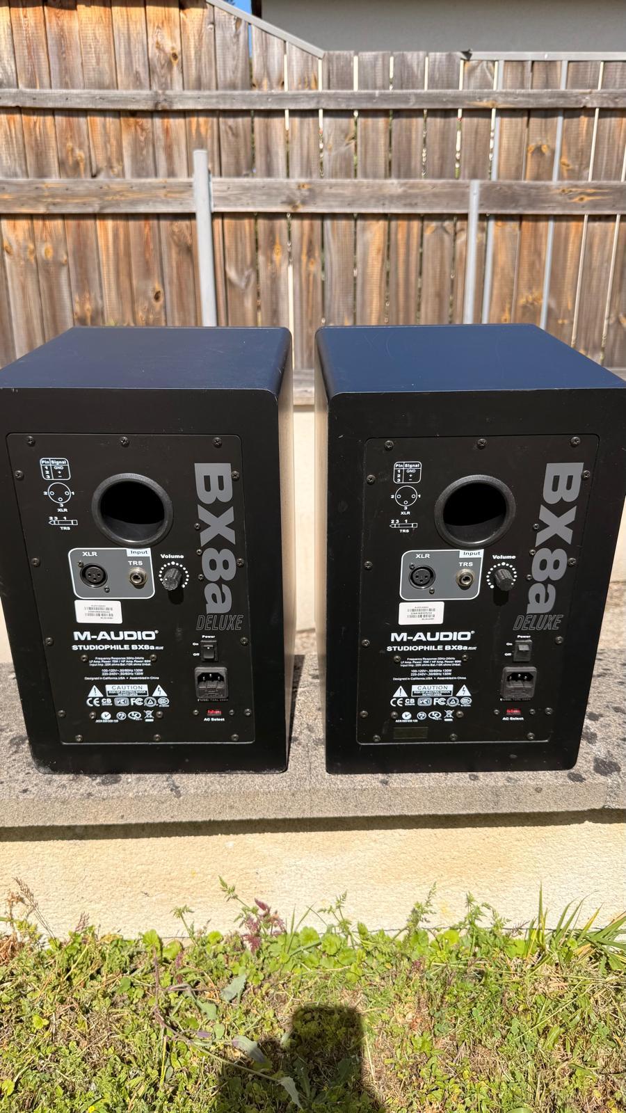 M-Audio BX8a Deluxe (97090)