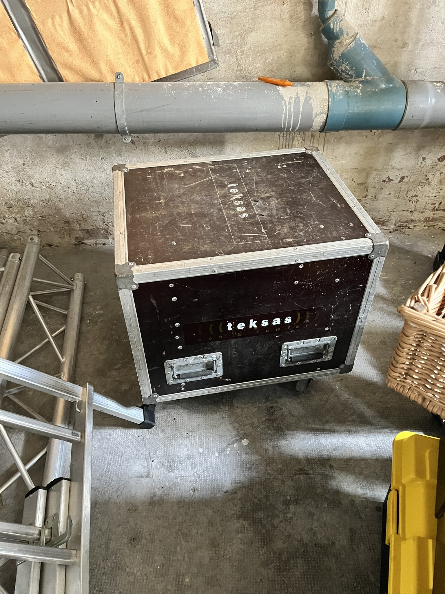 Vends blocs de puissance avec adaptateurs prises 380 V