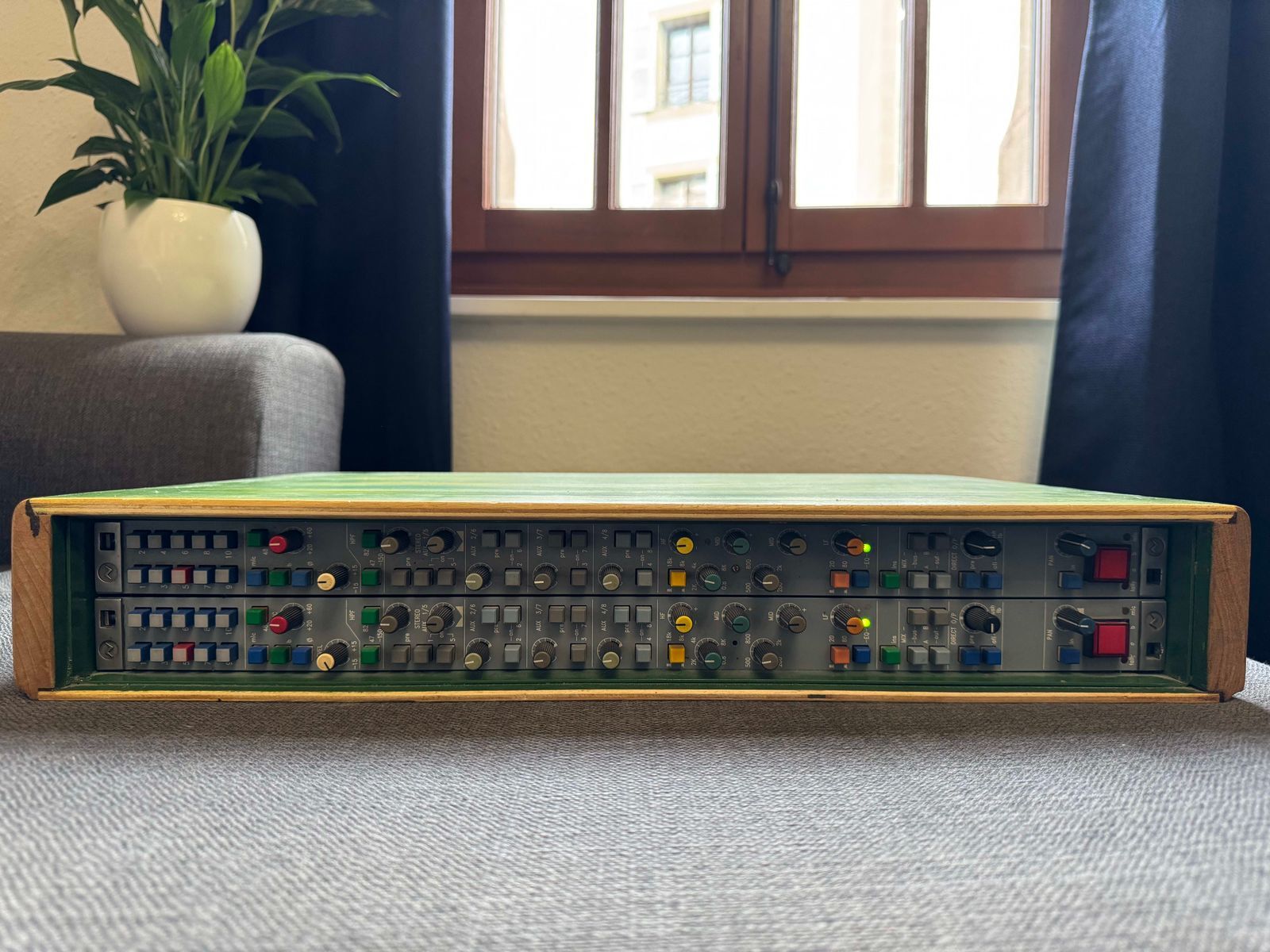 Neve V55 Channel Strip (93761)