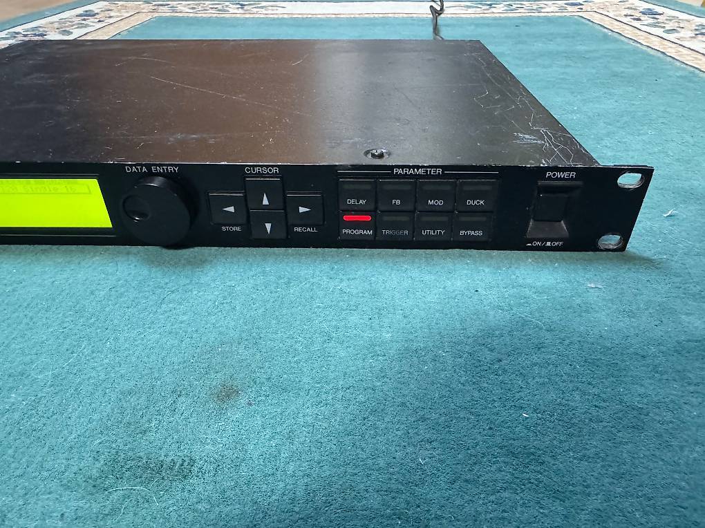 Yamaha D5000 (5)