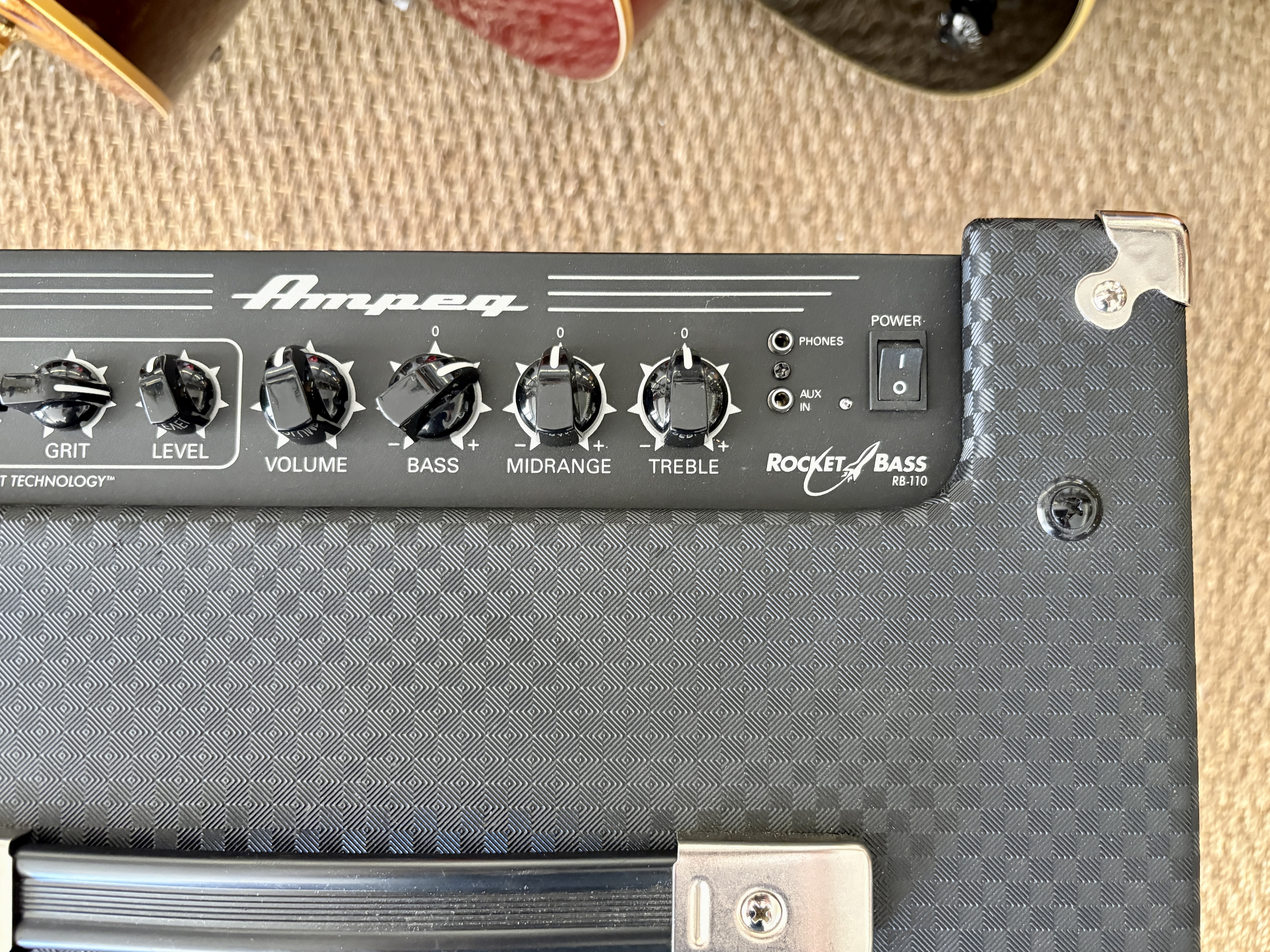 Ampeg RB-110 (88425)