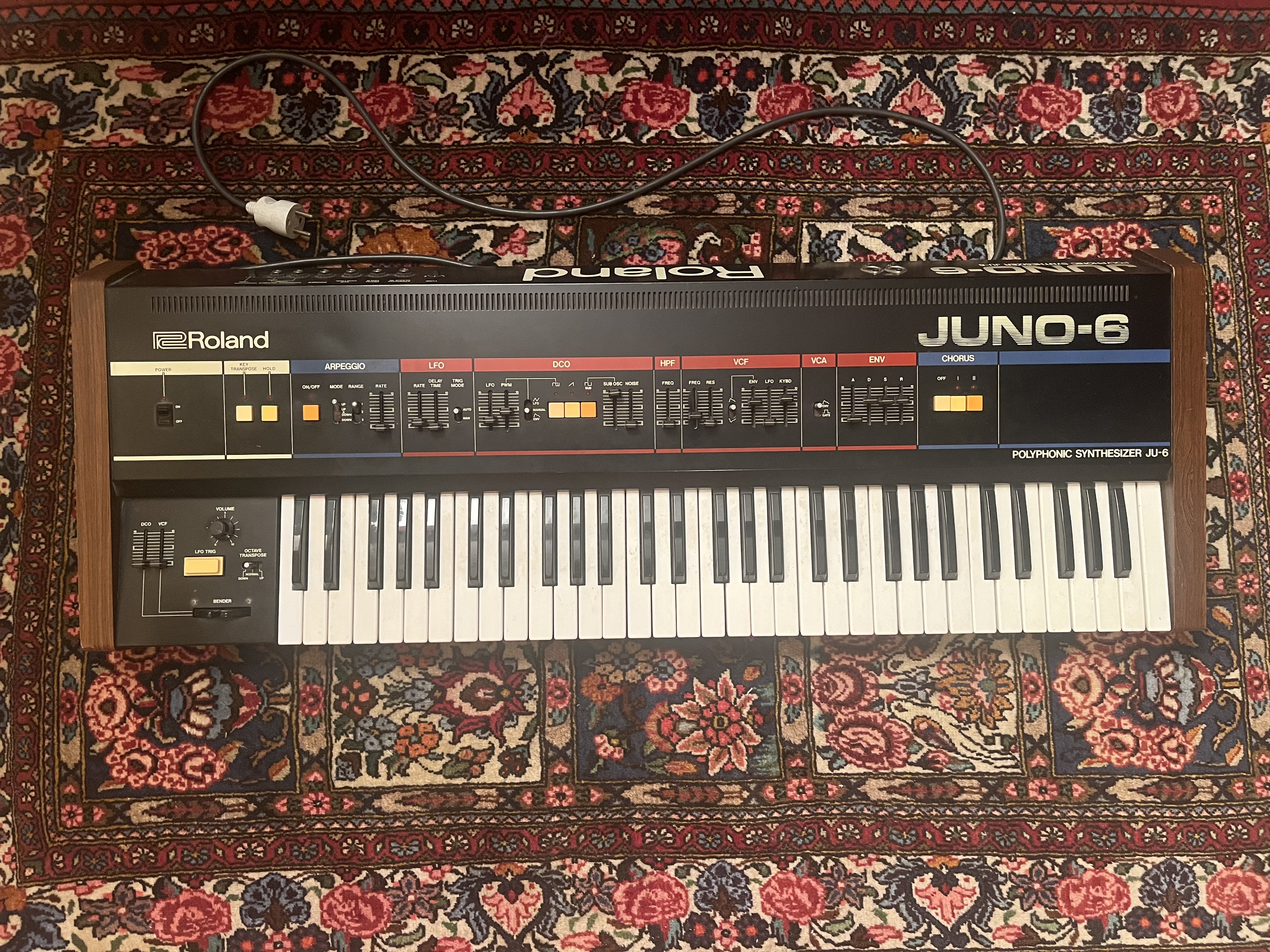 A vendre Juno 6 MIDI TUBBUTEC 