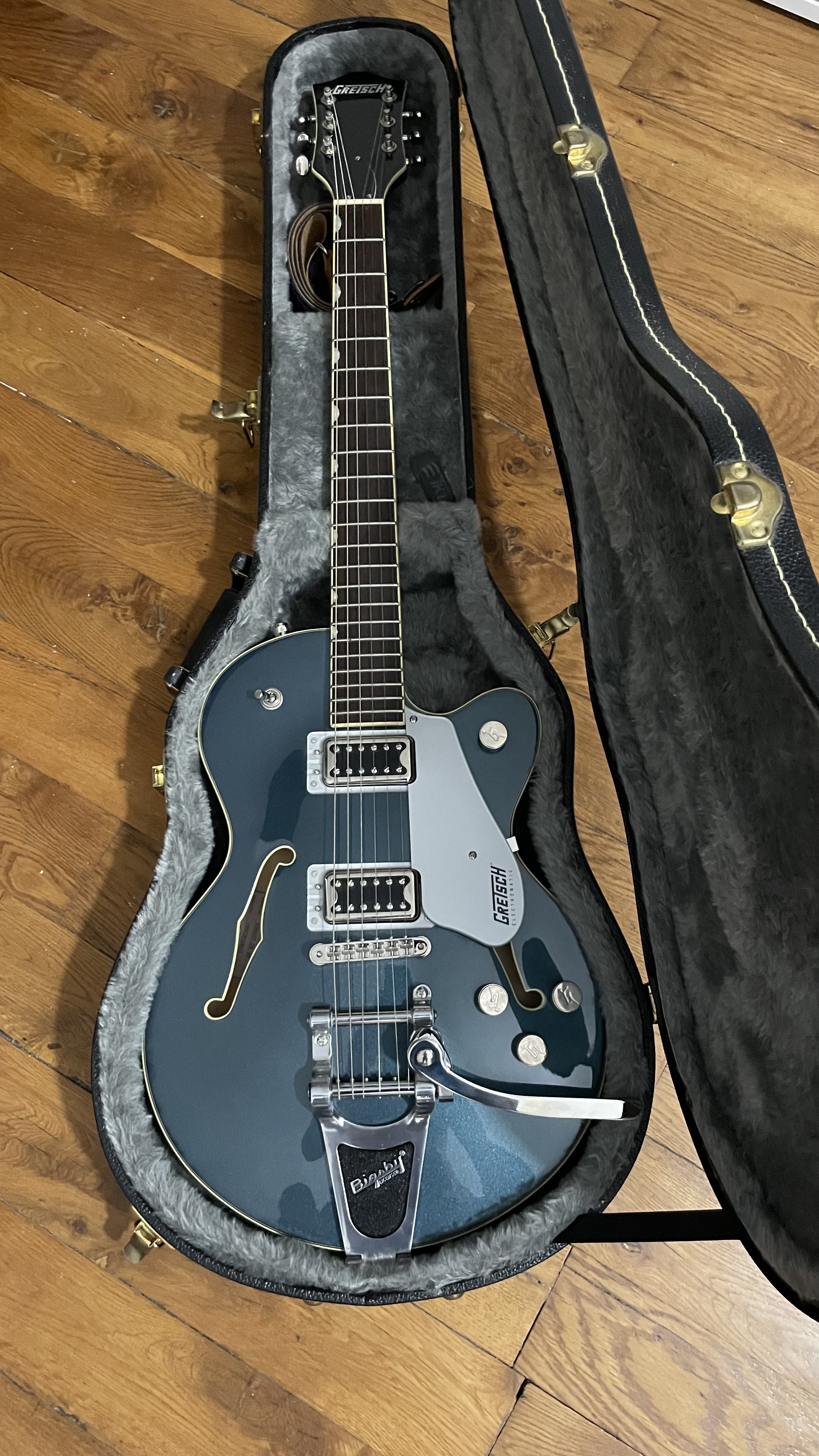 Gretsch G5655T CB Jr bleue (2012) + étui + sangle – excellent état