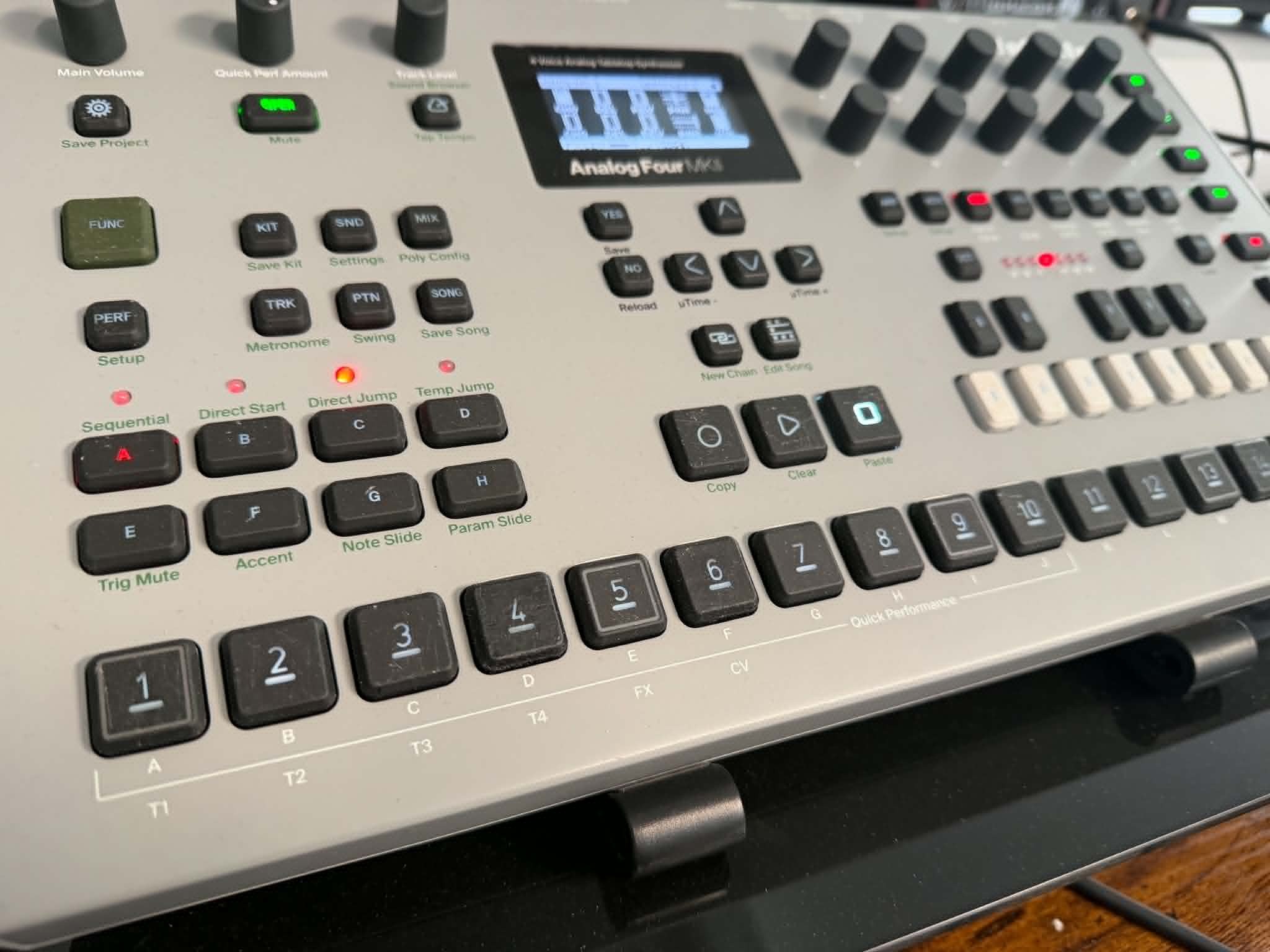 Elektron Analog Four MKII (8565)