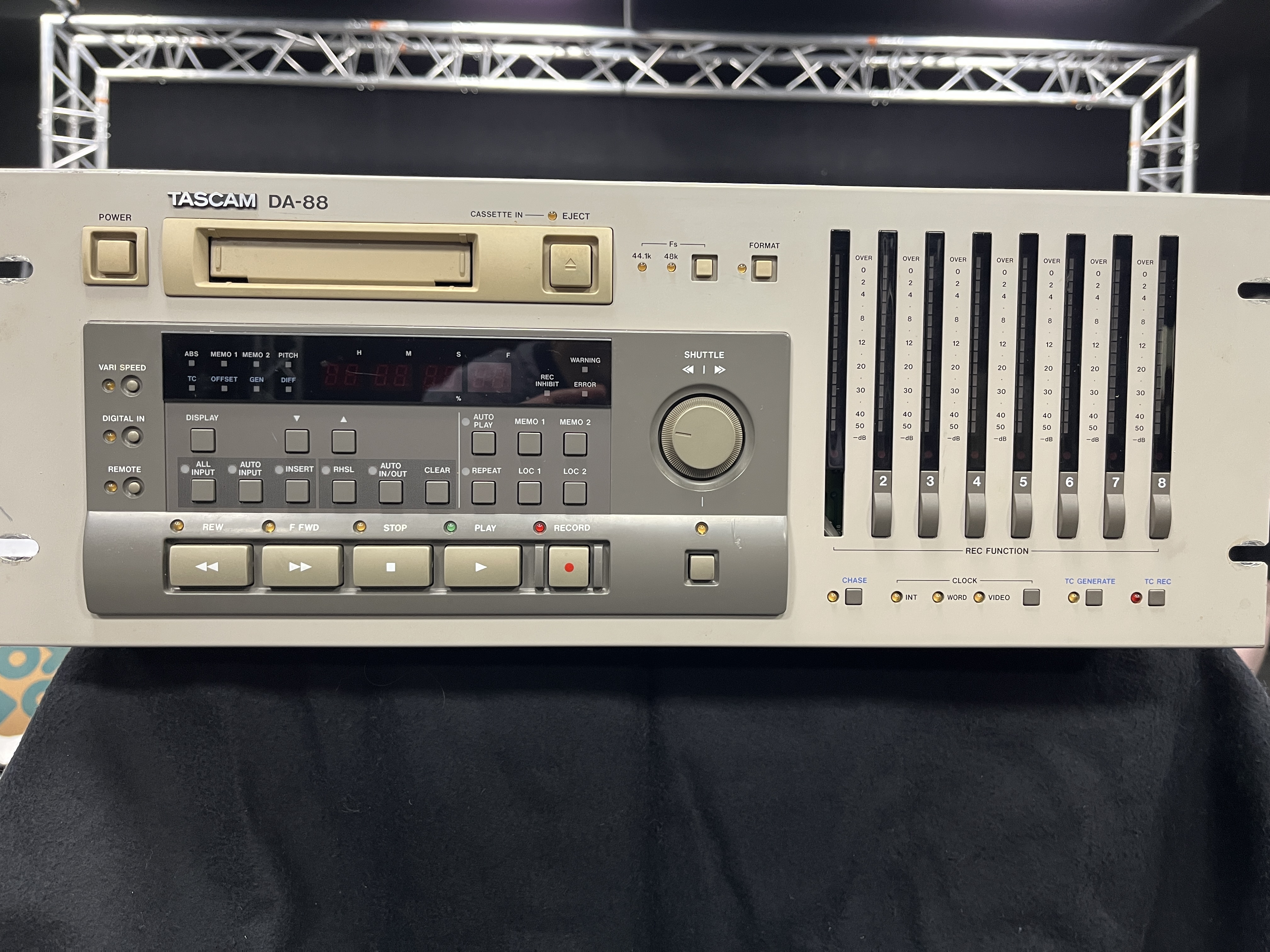 Enregistreur multipiste Tascam DA 88